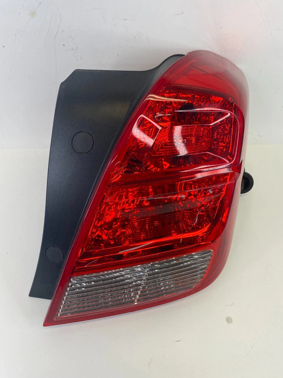 2015-2022 CHEVROLET TRAX RIGHT PASSENGER TAILLIGHT TAIL LIGHT LAMP 42599455 OEM