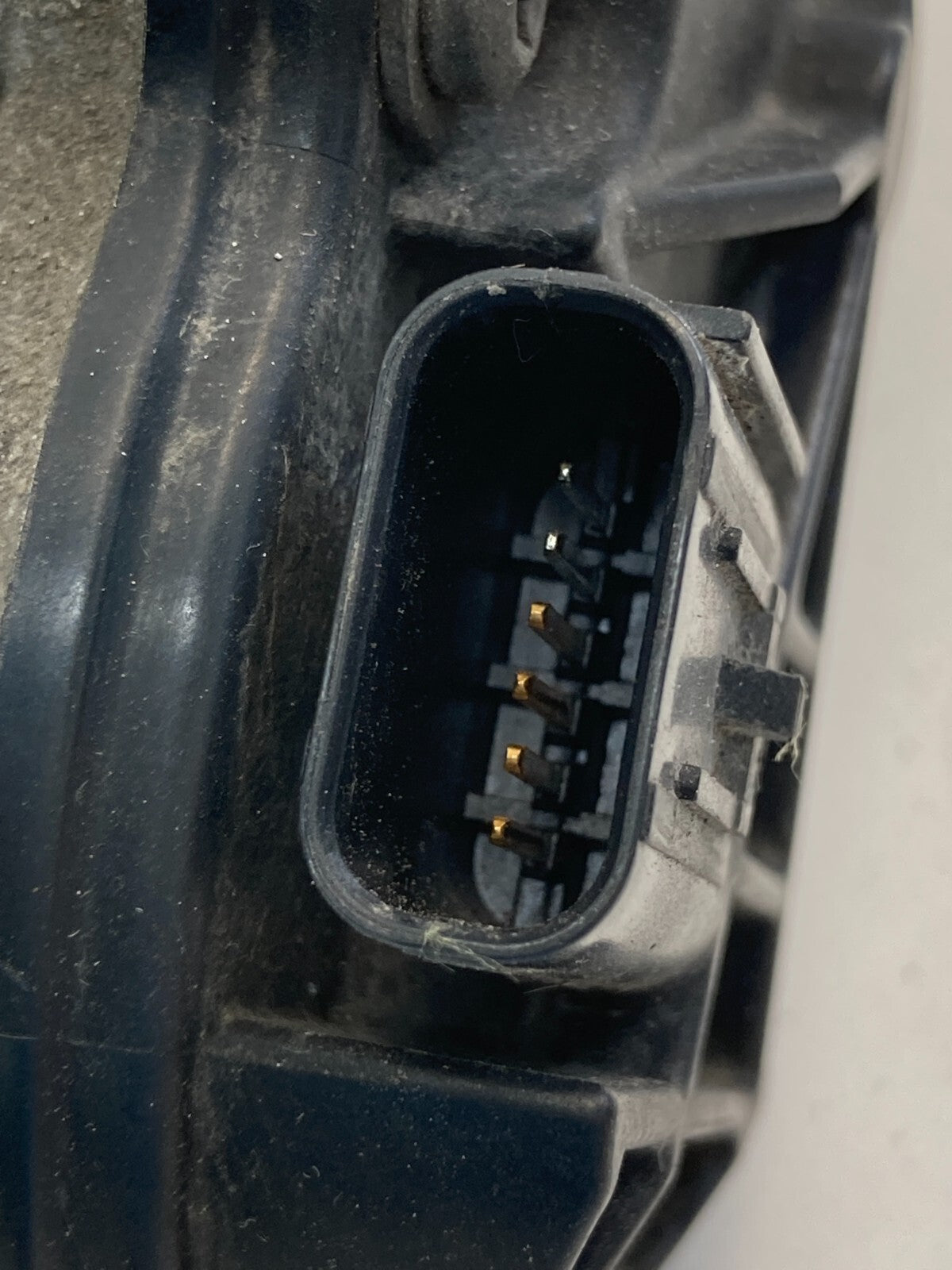 2009-2012 Ford Escape 10-12 Fusion Throttle Body Throttle Valve DS7E-9F991-AD