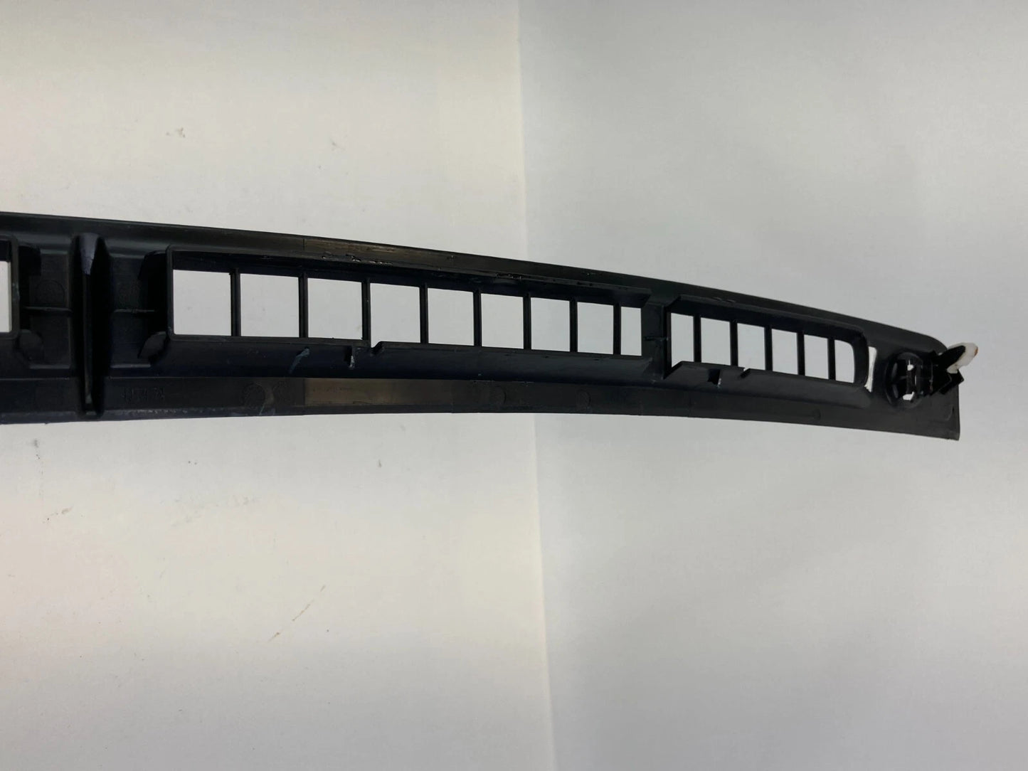 14-19 TOYOTA COROLLA FRONT UPPER DASH DEFROSTER GRILLE MOLDING TRIM 55981-02300