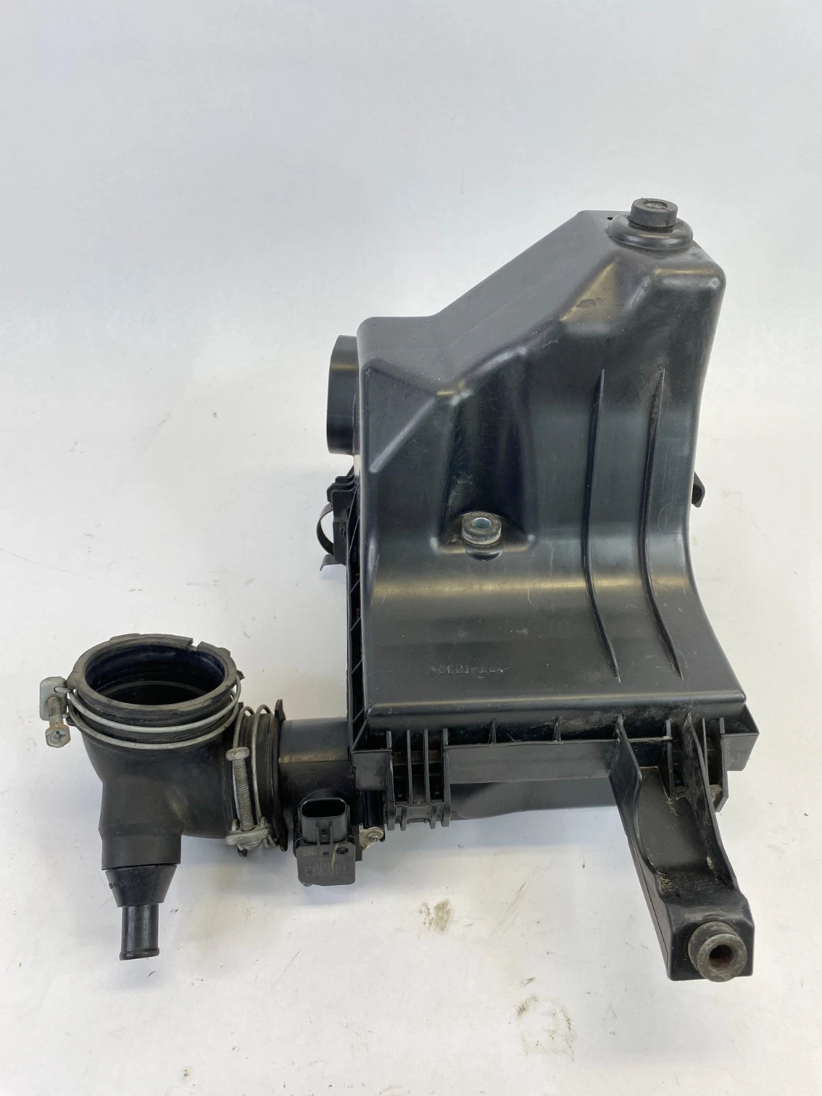 2010-2015 TOYOTA PRIUS 1.8L AIR CLEANER FILTER BOX HOUSING 17812-37030 OEM