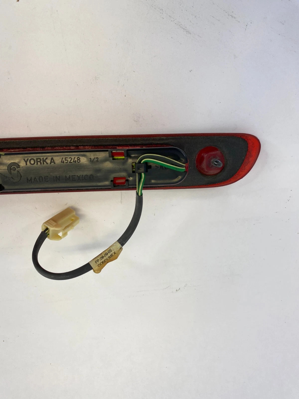 2004-2010 TOYOTA SIENNA LIFT GATE HIGH MOUNT THIRD 3RD BRAKE STOP LIGHT LAMP OEM