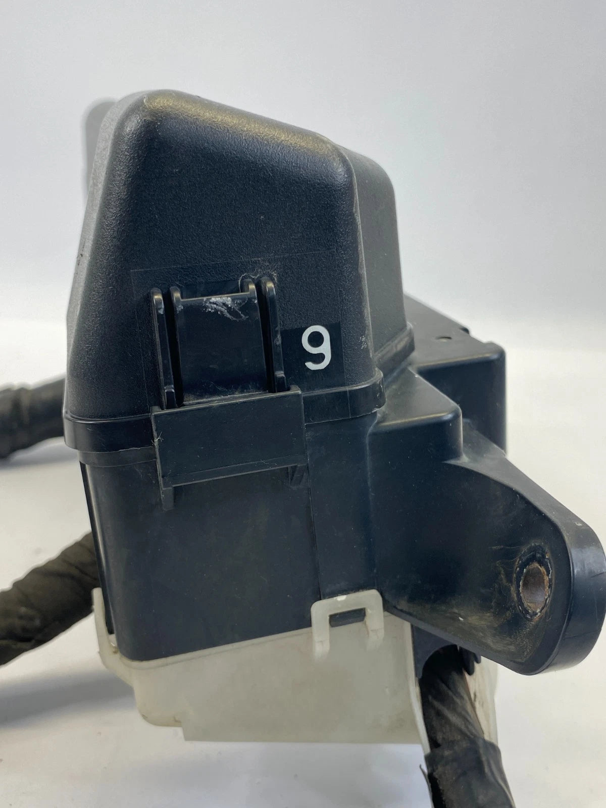 2003-2008 PONTIAC VIBE 1.8L ENGINE FUSE BOX RELAY BLOCK JUNCTION R0100176997 OEM