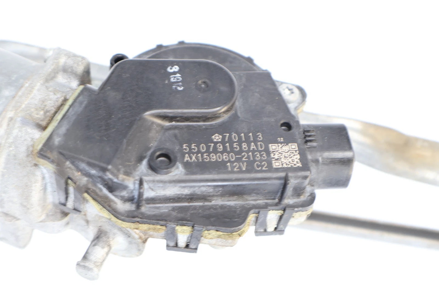2011-2013 JEEP GRAND CHEROKEE WINDSHIELD WIPER MOTOR W/ LINKAGE 55079158AD OEM