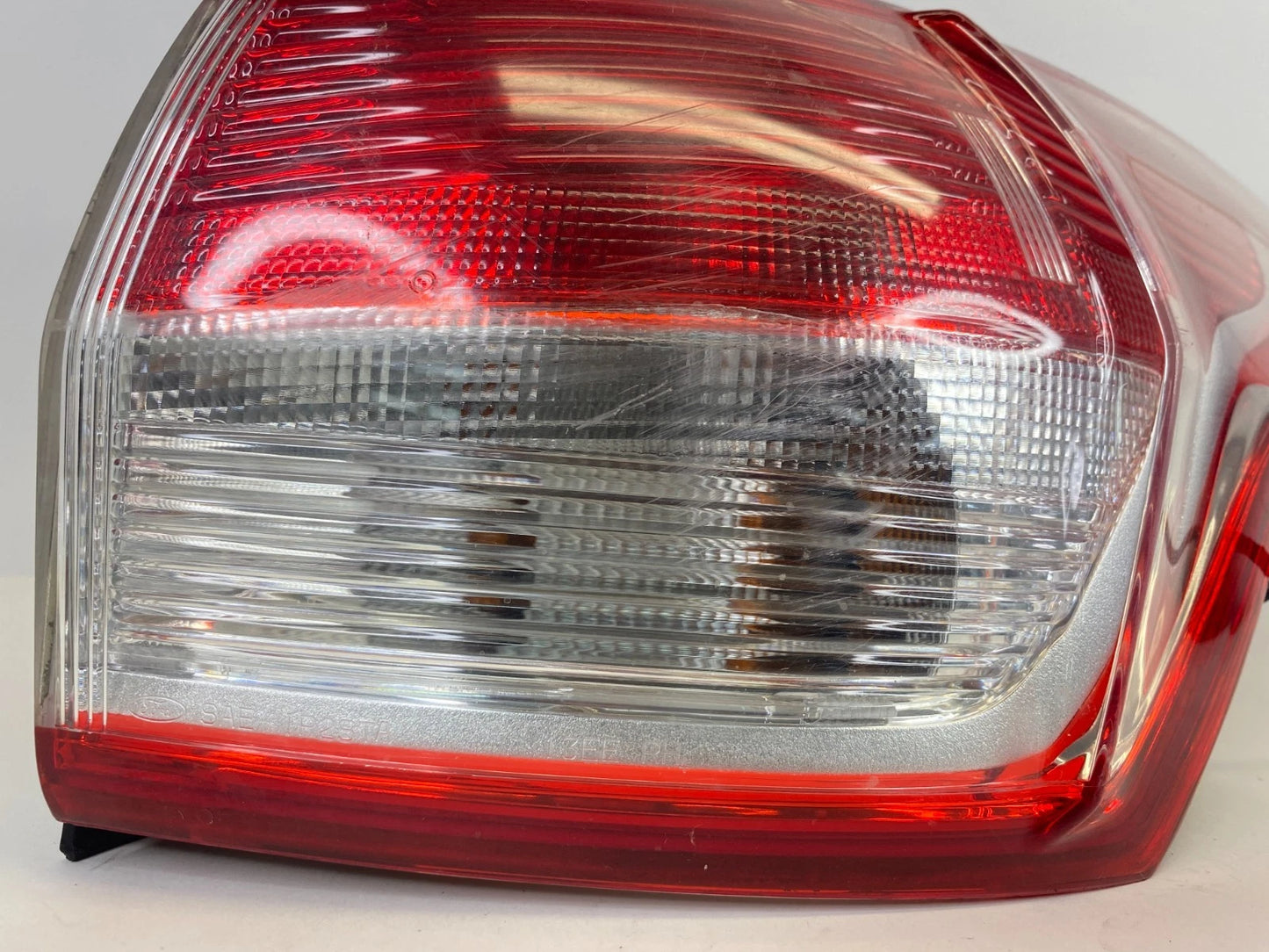 2013-2016 FORD ESCAPE RIGHT REAR OUTER TAILLIGHT LAMP UNIT VPCJ5X-13440-A OEM