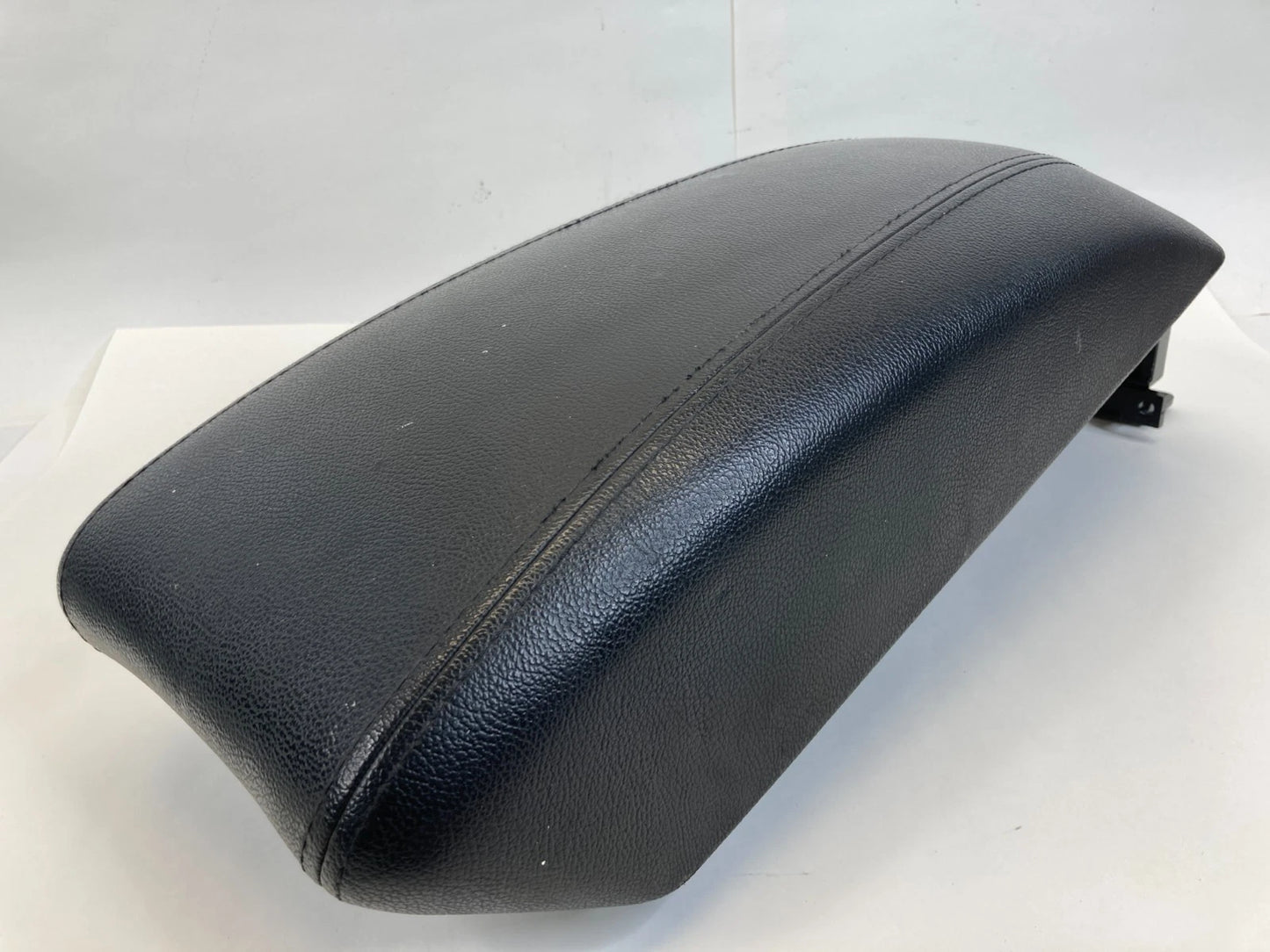 2011-2015 HYUNDAI SONATA CENTER CONSOLE ARM REST ARMREST LID STORAGE OEM