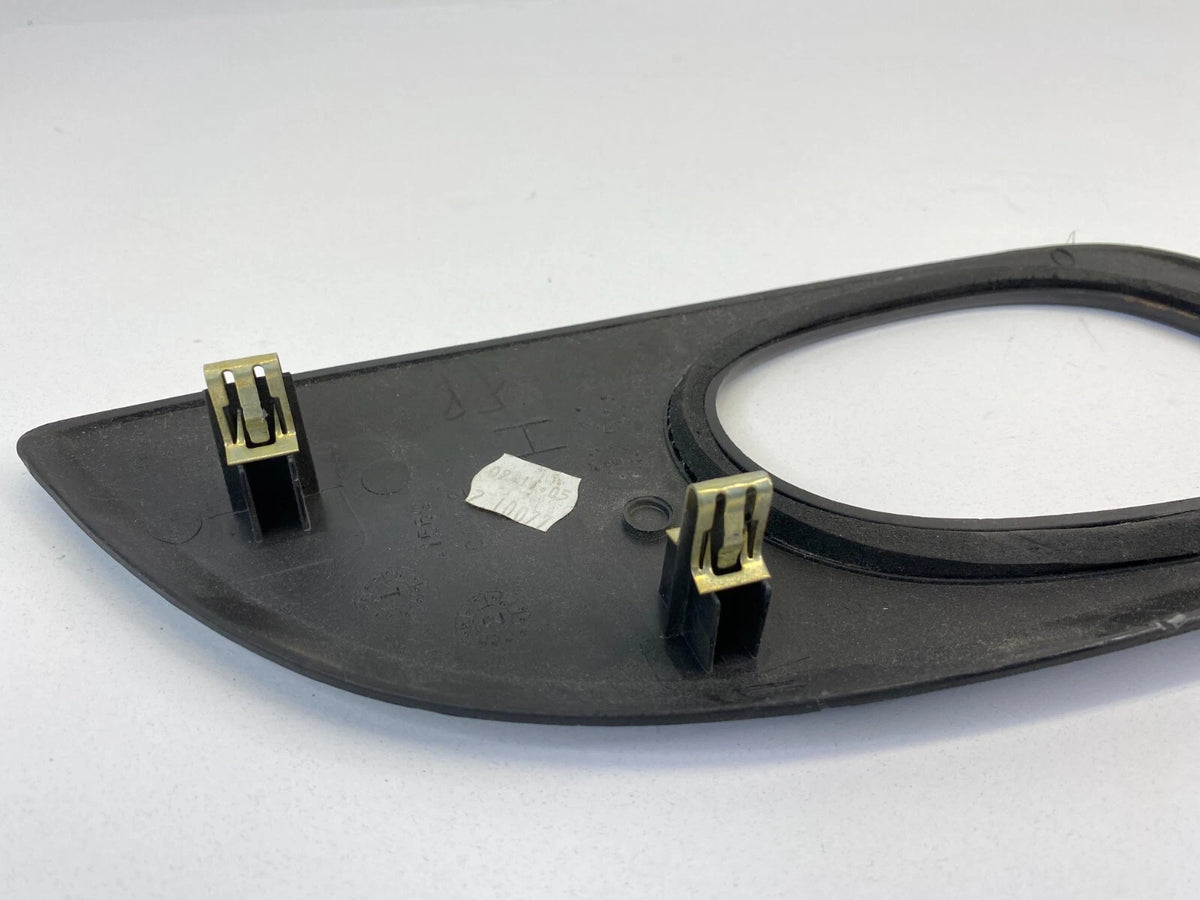 02-09 GMC ENVOY FRONT RIGHT PASSENGER INTERIOR DOOR HANDLE BEZEL TRIM 15146092