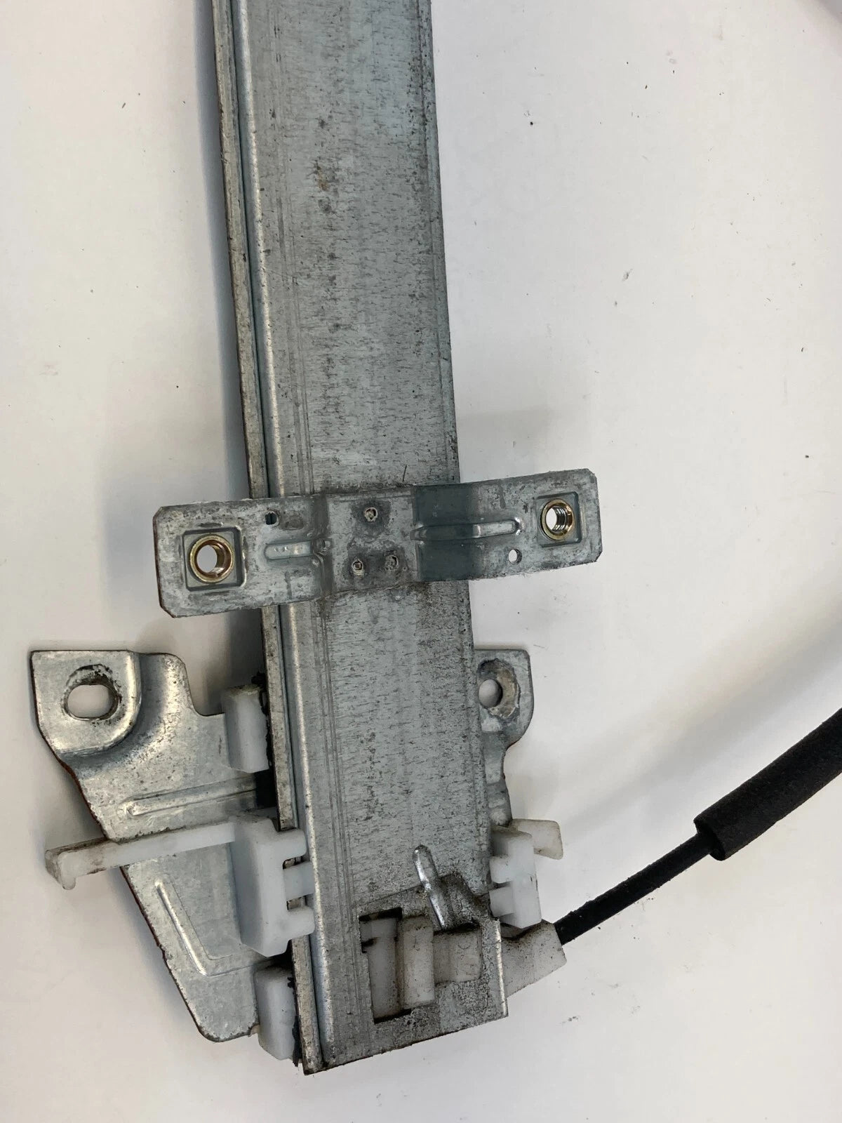 2001-2006 SUZUKI GRAND VITARA FRONT LEFT WINDOW REGULATOR W/ MOTOR 83460-65D00