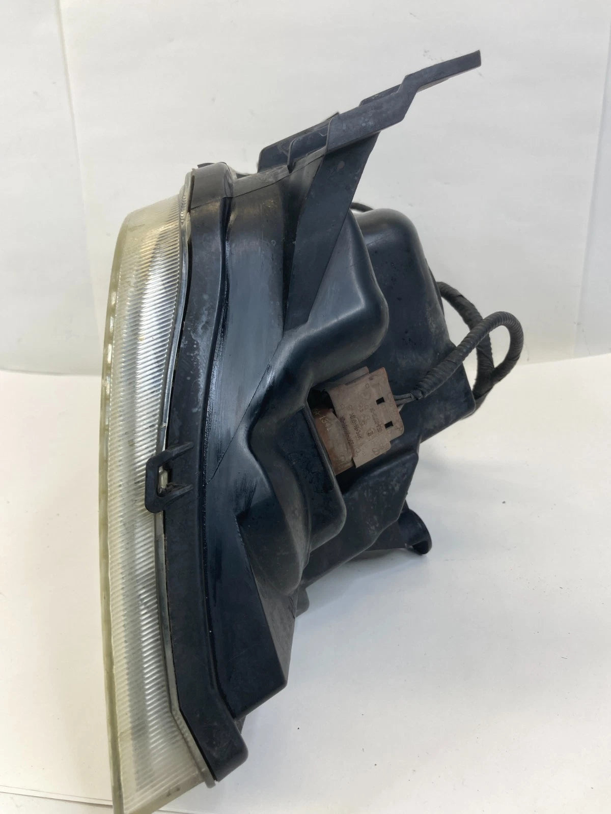 2005-2007 MERCURY MARINER FRONT RIGHT SIDE HEADLIGHT HEADLAMP 5E64-13005-A