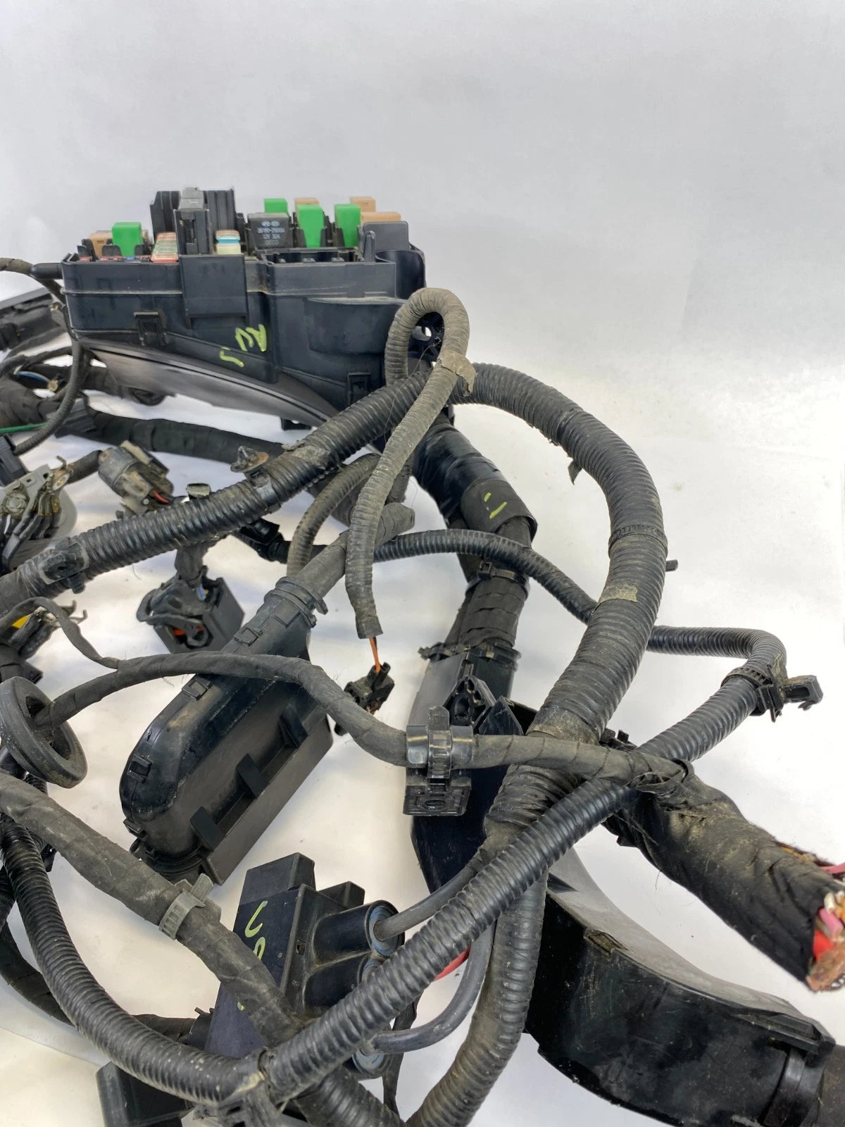 2011-2015 HYUNDAI SONATA HYBRID ENGINE FUSE BOX RELAY UNIT OEM 91200-4R015