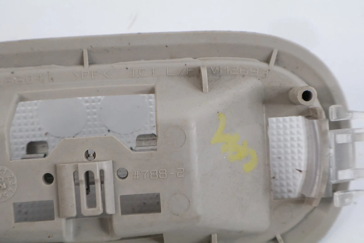 2006-2010 HUMMER H3 03-06 YUKON ROOF OVERHEARD DOME MAP LIGHT BEIGE 15166041 OEM