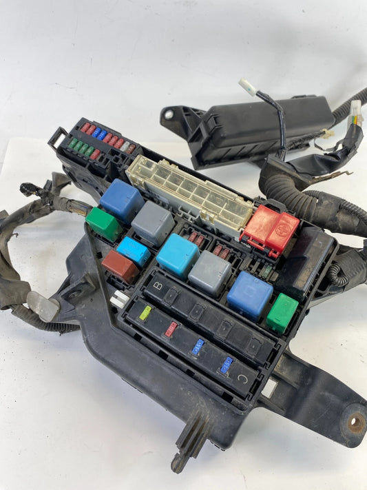 2004-2009 TOYOTA PRIUS 1.5L AT ENGINE COMPARTMENT FUSE RELAY BOX W SMALL FUSE