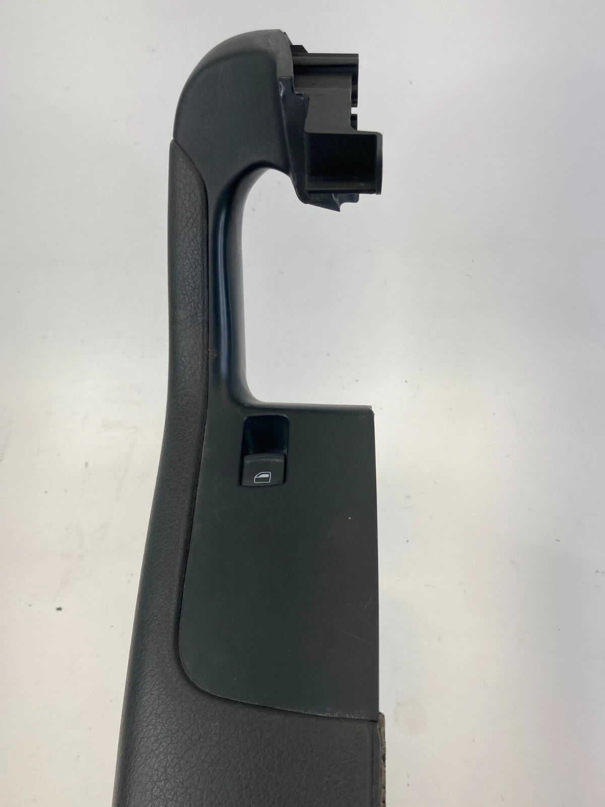 05-11 AUDI A6 QUATTRO FRONT RH DOOR PANEL PULL HANDLE ARMREST 4F0-867-174-A OEM