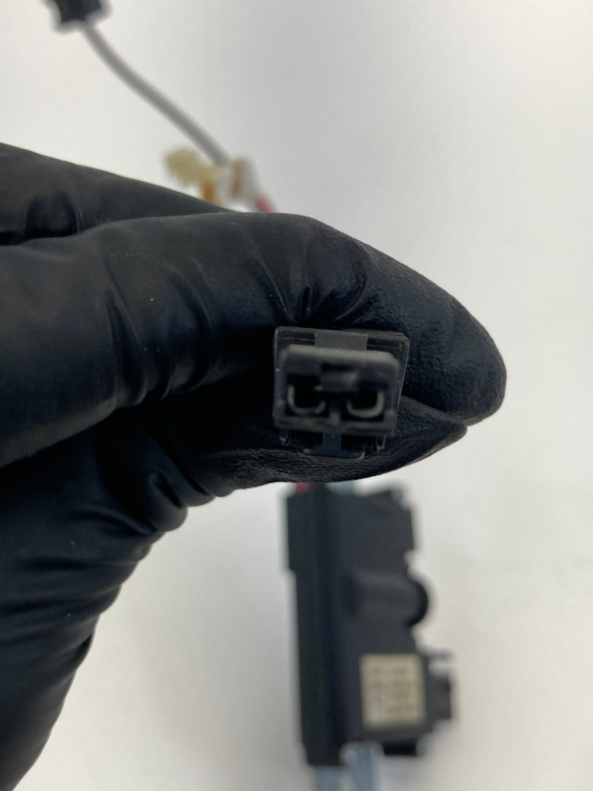 2005-2007 Dodge Magnum Radio Power Antenna Control Module 5081032AE OEM