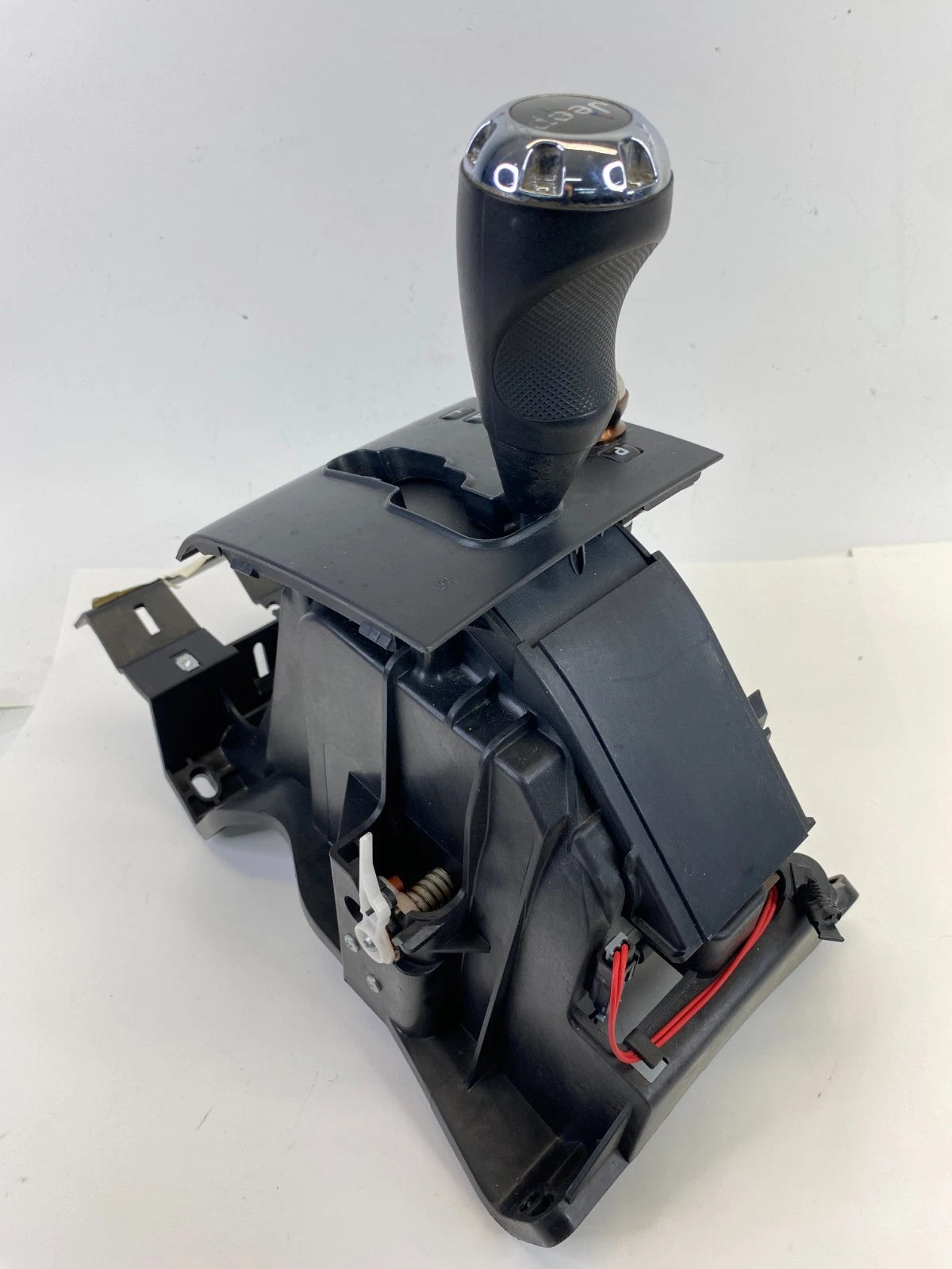 2007-2010 JEEP COMPASS AUTOMATIC FLOOR GEAR SHIFTER LEVER HANDLE 68021388AA OEM