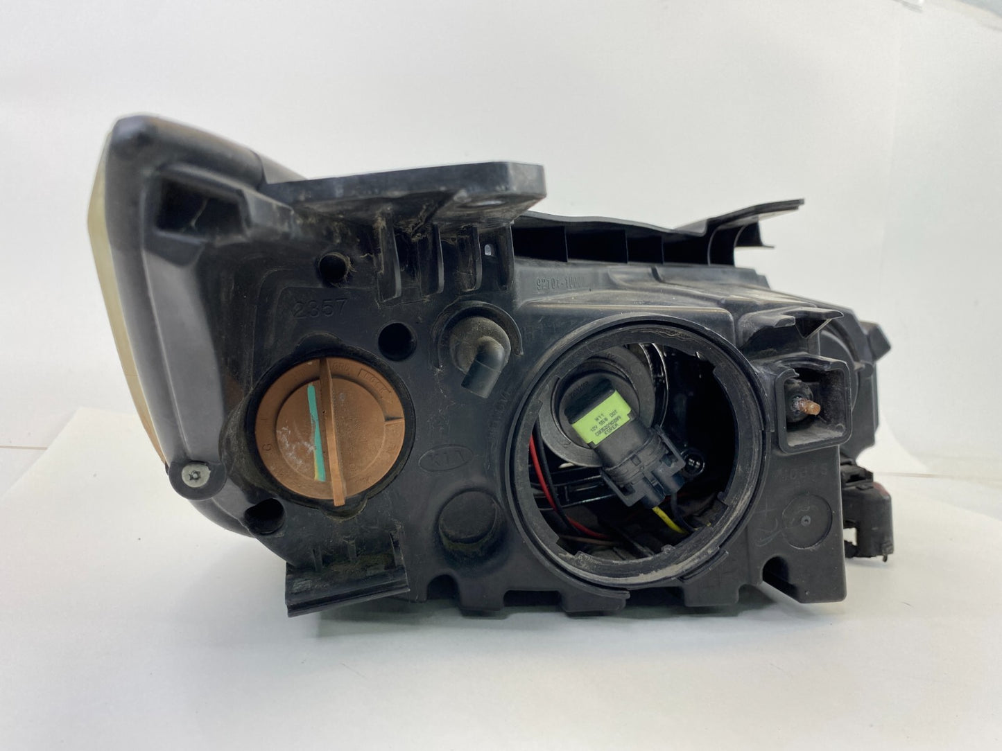 2011-2013 Kia Sorento Front Left Driver Headlight Headlamp 92101-1U200 OEM