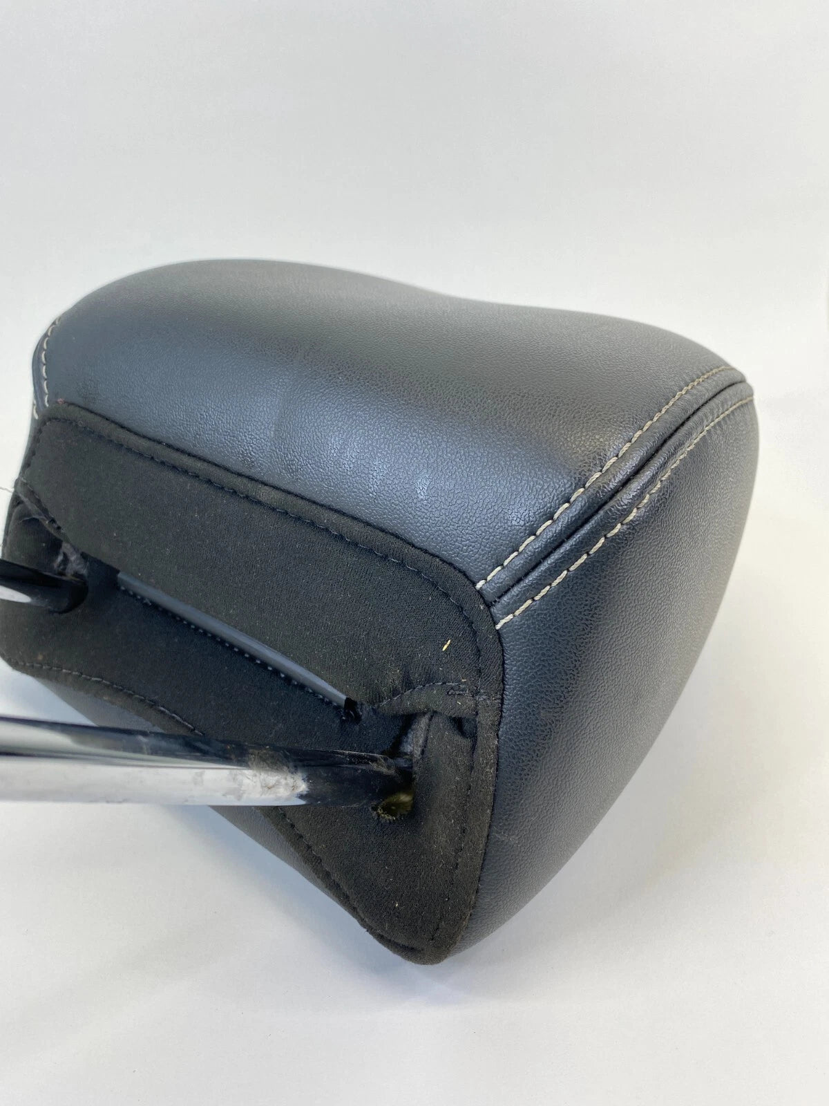 2010-2012 FORD TAURUS FRONT RIGHT PASSENGER SIDE SEAT HEADREST HEAD REST OEM