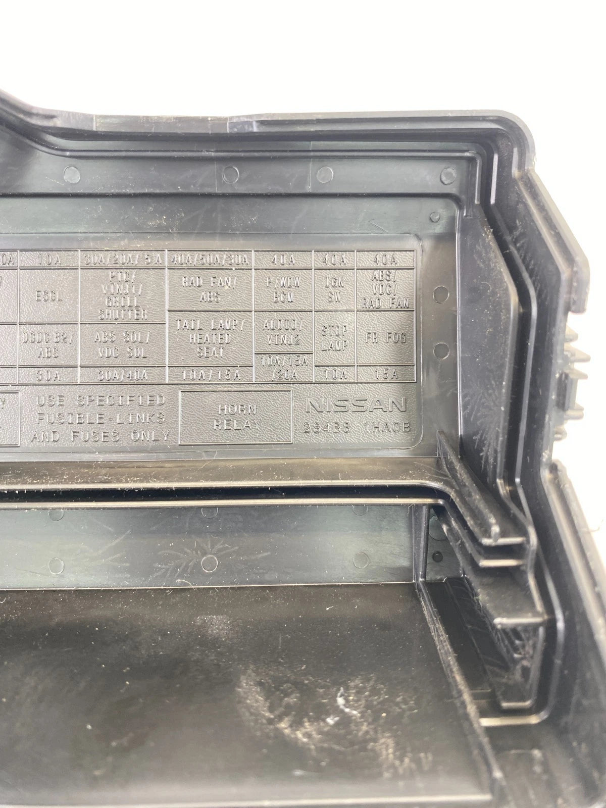 2015-2019 NISSAN VERSA 1.6L ENGINE FUSE RELAY BOX FUSEBOX COVER LID 284B8-1HA0B