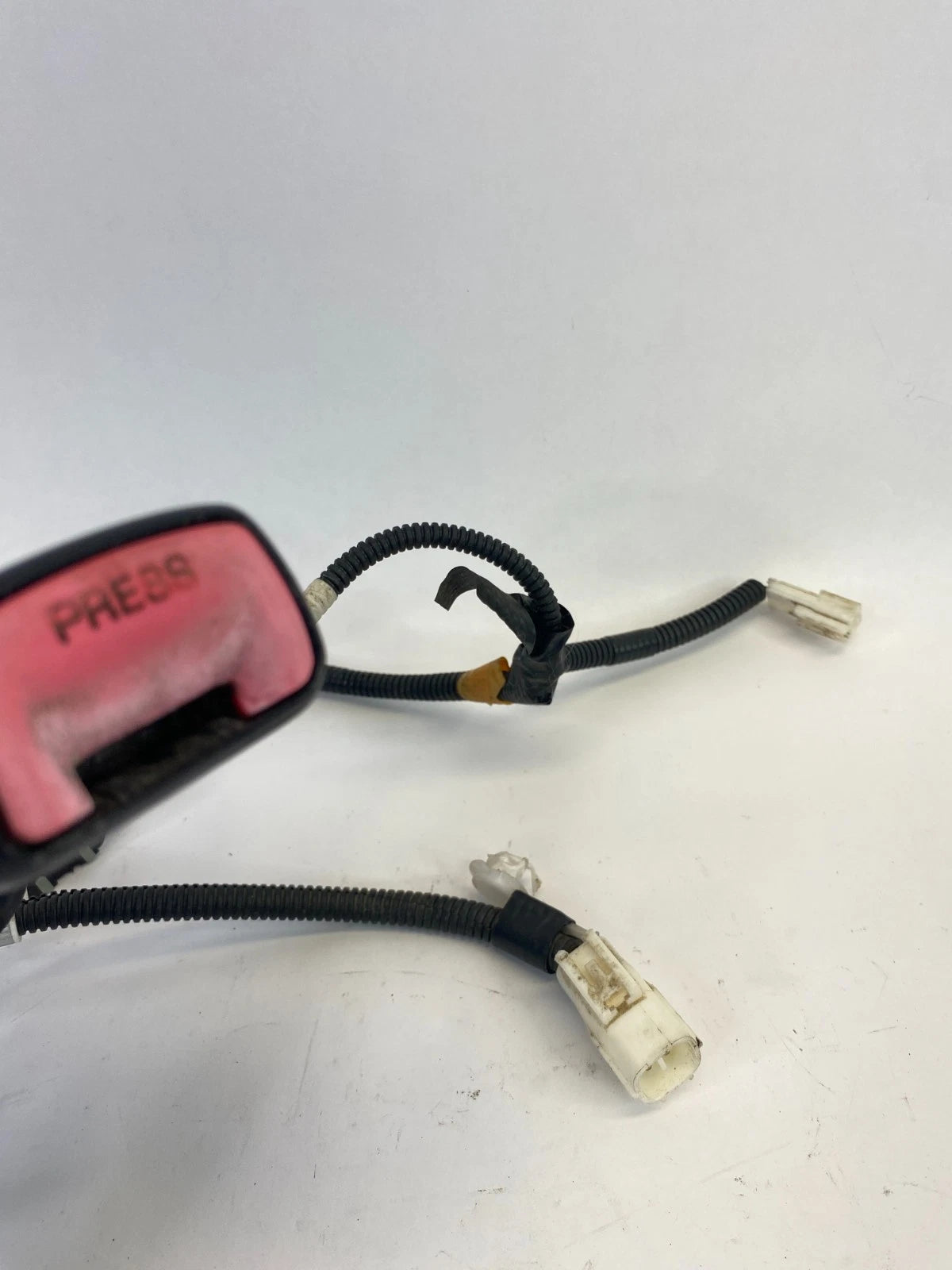 2006-2008 LEXUS IS250 IS350 FRONT RH PASSENGER SEAT BELT BUCKLE RECE E034501 OEM