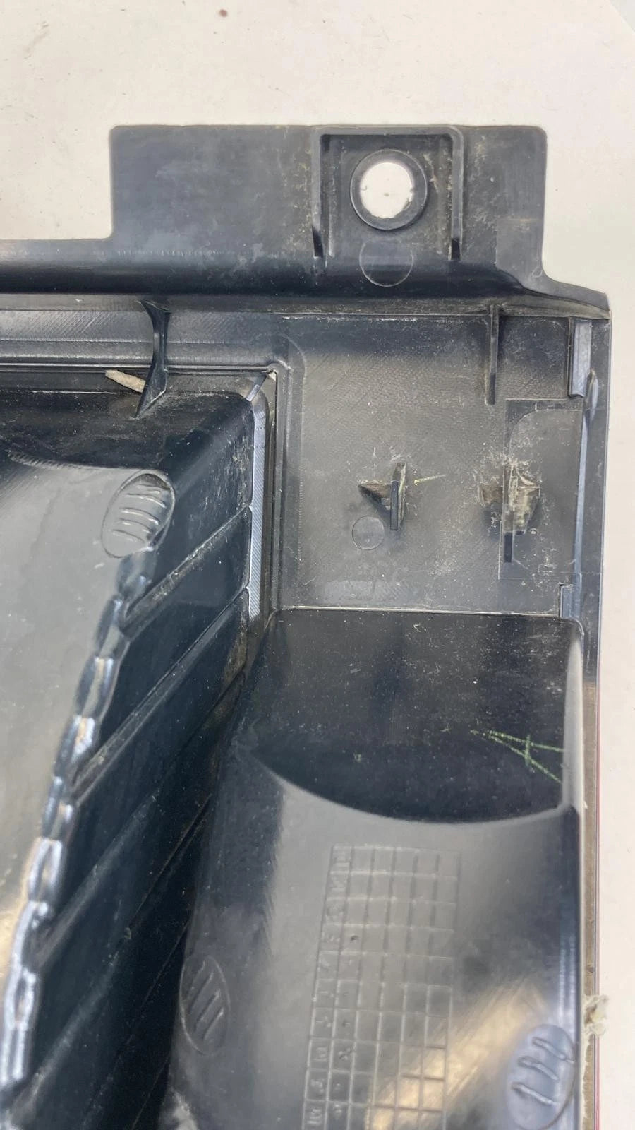 2007-2010 JEEP COMPASS REAR RIGHT PASSENGER SIDE TAIL LIGHT TAILLIGHT LAMP OEM