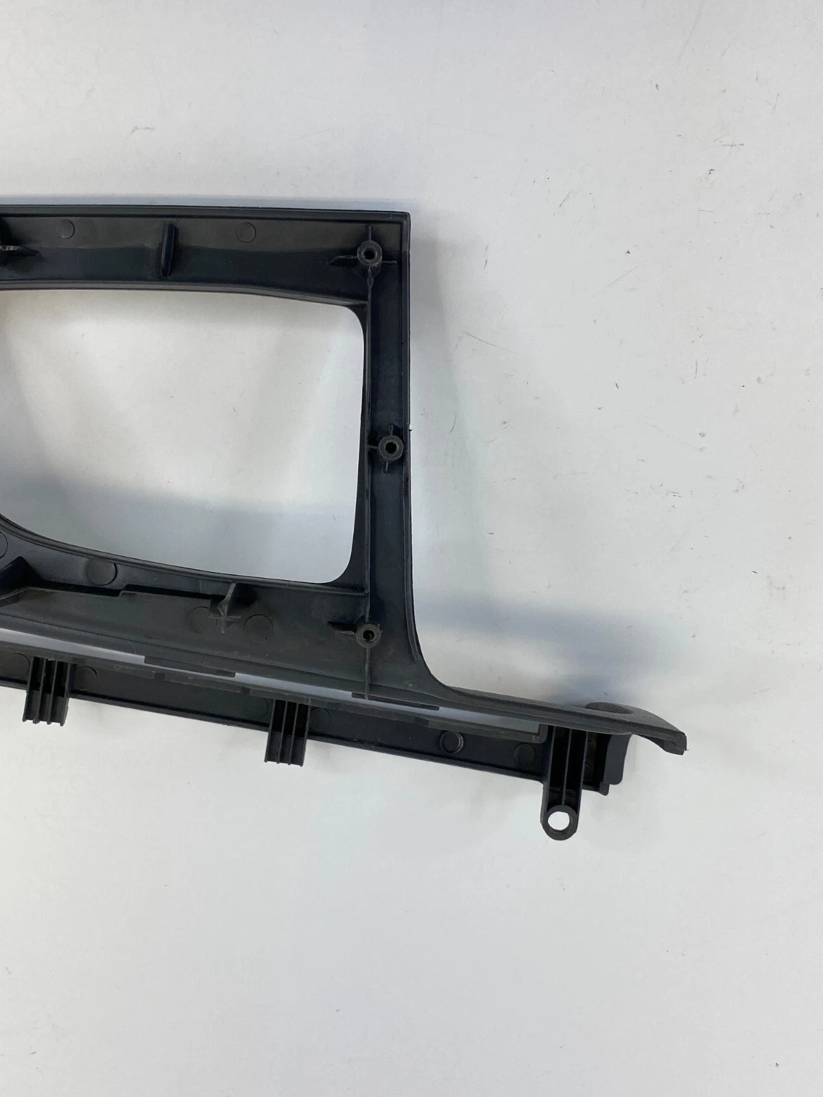 2004-2009 KIA SPECTRA FRONT LEFT DRIVER DOOR WINDOW SWITCH BEZEL OEM 82334-2F000