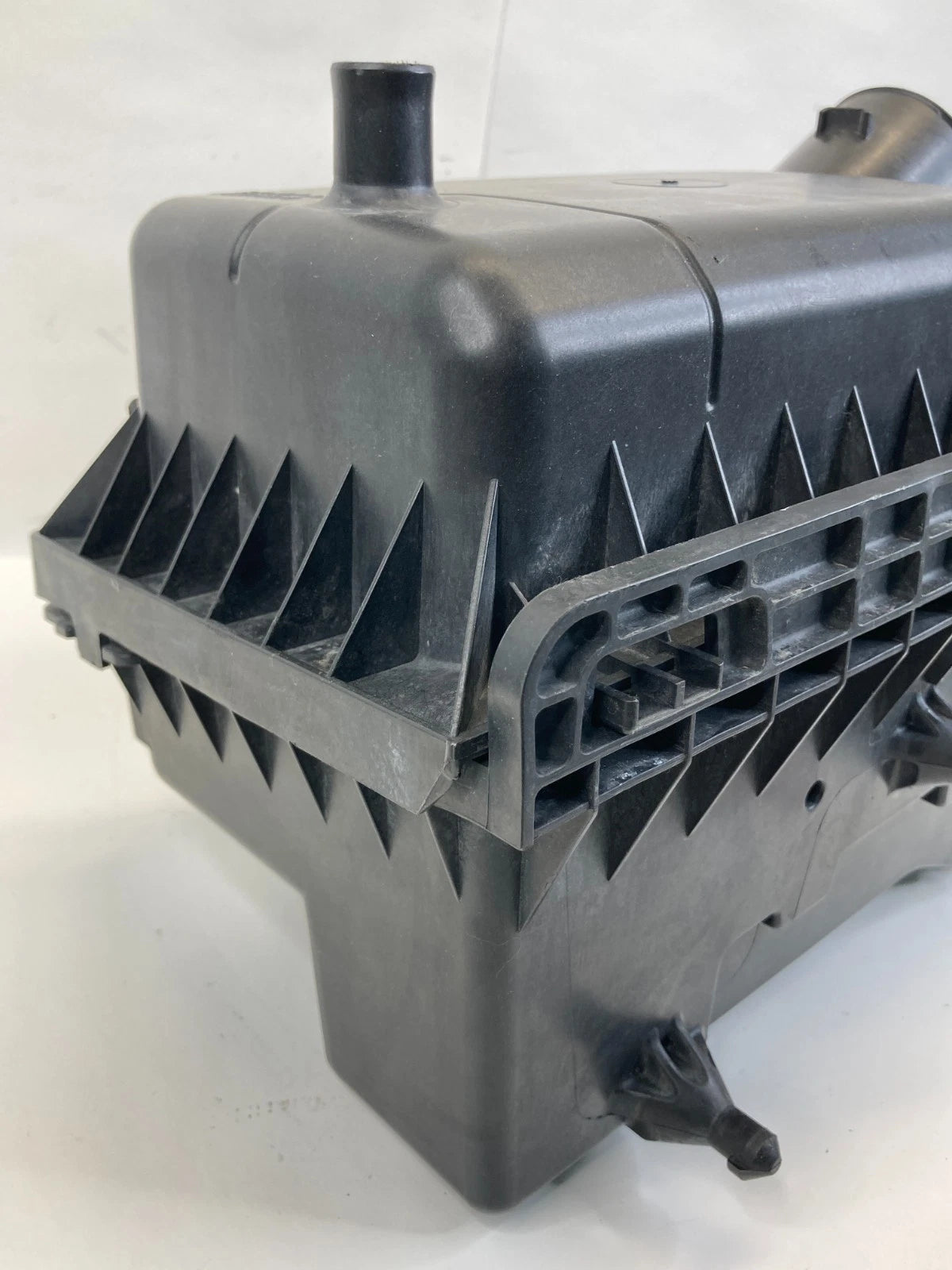 2007-2010 JEEP COMPASS AIR CLEANER INTAKE FILTER BOX HOUSING ASSEMBLY UNIT OEM