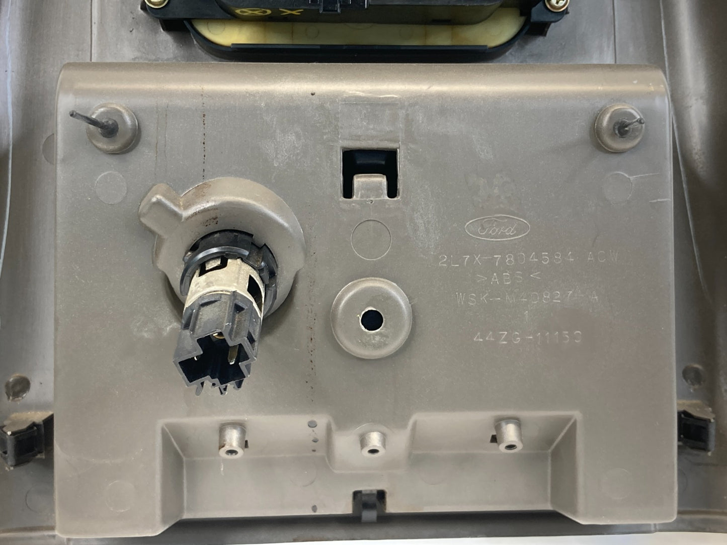 2003-2006 Lincoln Navigator Rear Console Audio Climate Control Switch Panel OEM