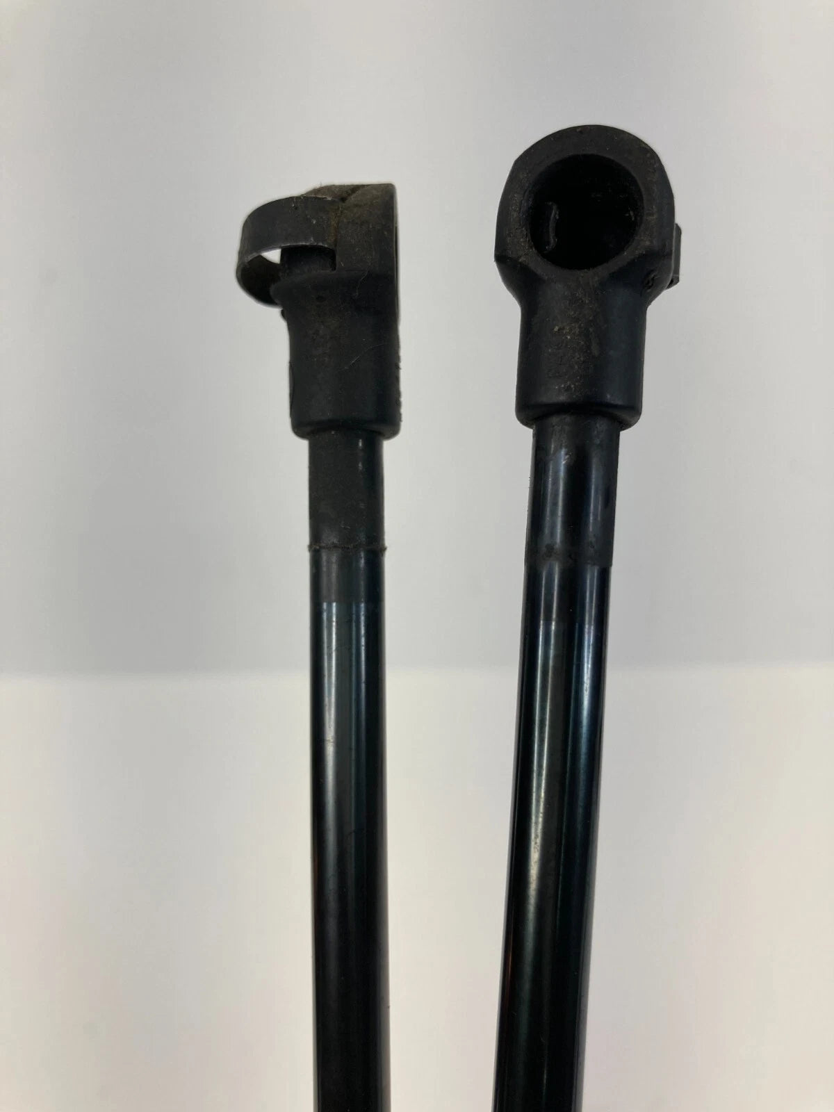 04-07 BMW 530I LEFT & RIGHT HOOD SHOCK STRUTS LIFT SUPPORT SET 51237008745 OEM