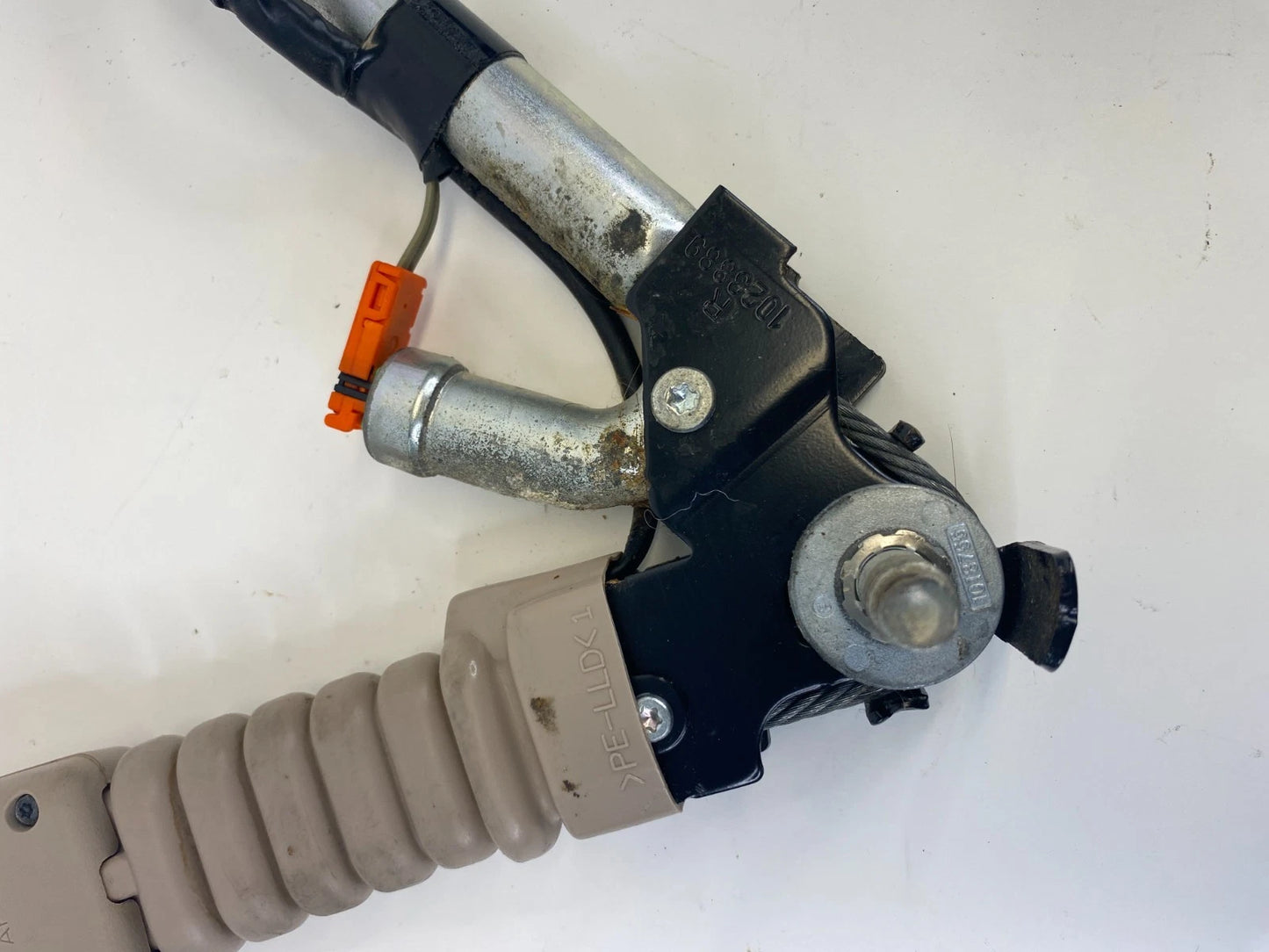 2005-2008 KIA SPORTAGE FRONT RIGHT PASSENGER SEAT BELT BUCKLE RECEIVER OEM