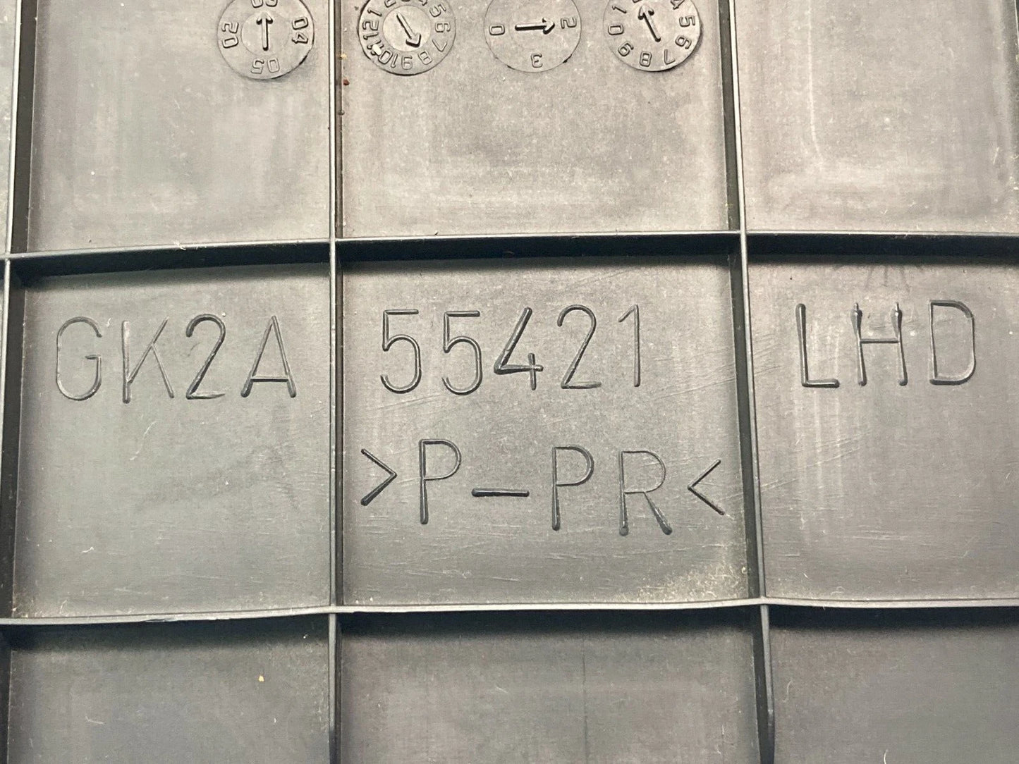 2003-2008 MAZDA6 MAZDA 6 SPEEDOMETER CLUSTER BEZEL SURROUND TRIM GK2A-55182 OEM