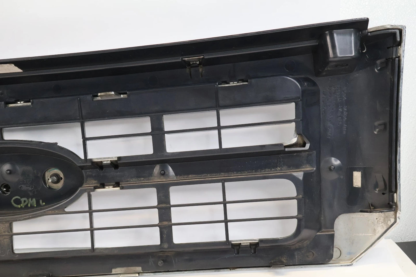 2008-2012 FORD ESCAPE FRONT UPPER GRILLE GRILL CHROME 8L84-8A164-AHW OEM FACTORY