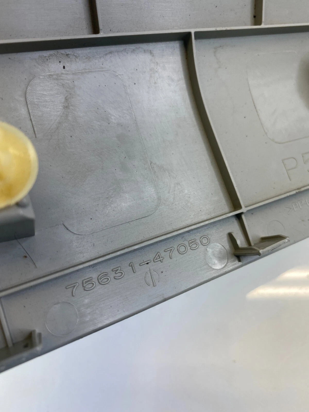 2010-2015 TOYOTA PRIUS ROOF OVERHEAD DOME LIGHT LAMP COVER TRIM 75631-47050 OEM
