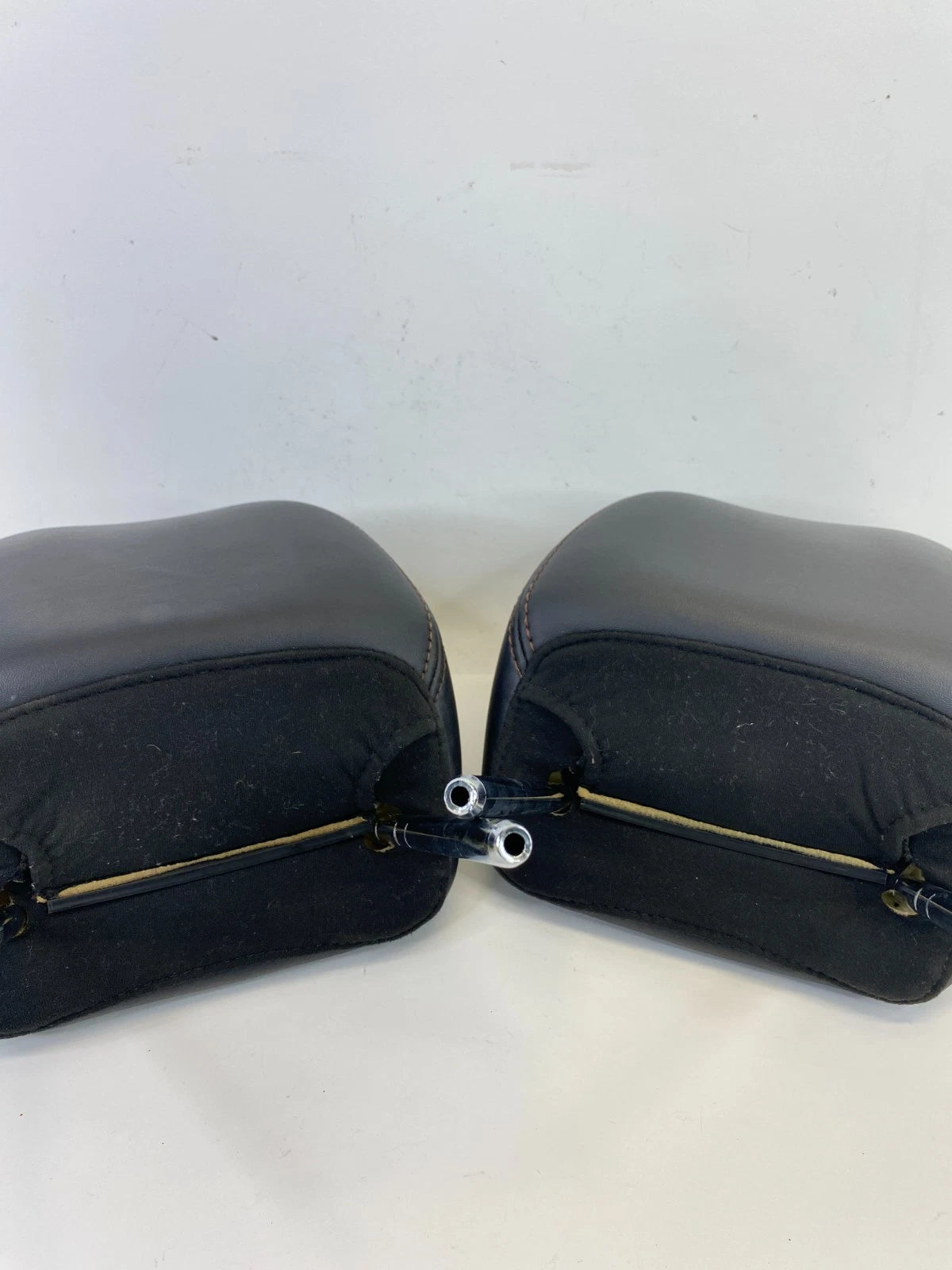 2010-2012 FORD TAURUS FRONT RIGHT & LEFT SEAT HEADREST HEAD REST PAIR SET OEM