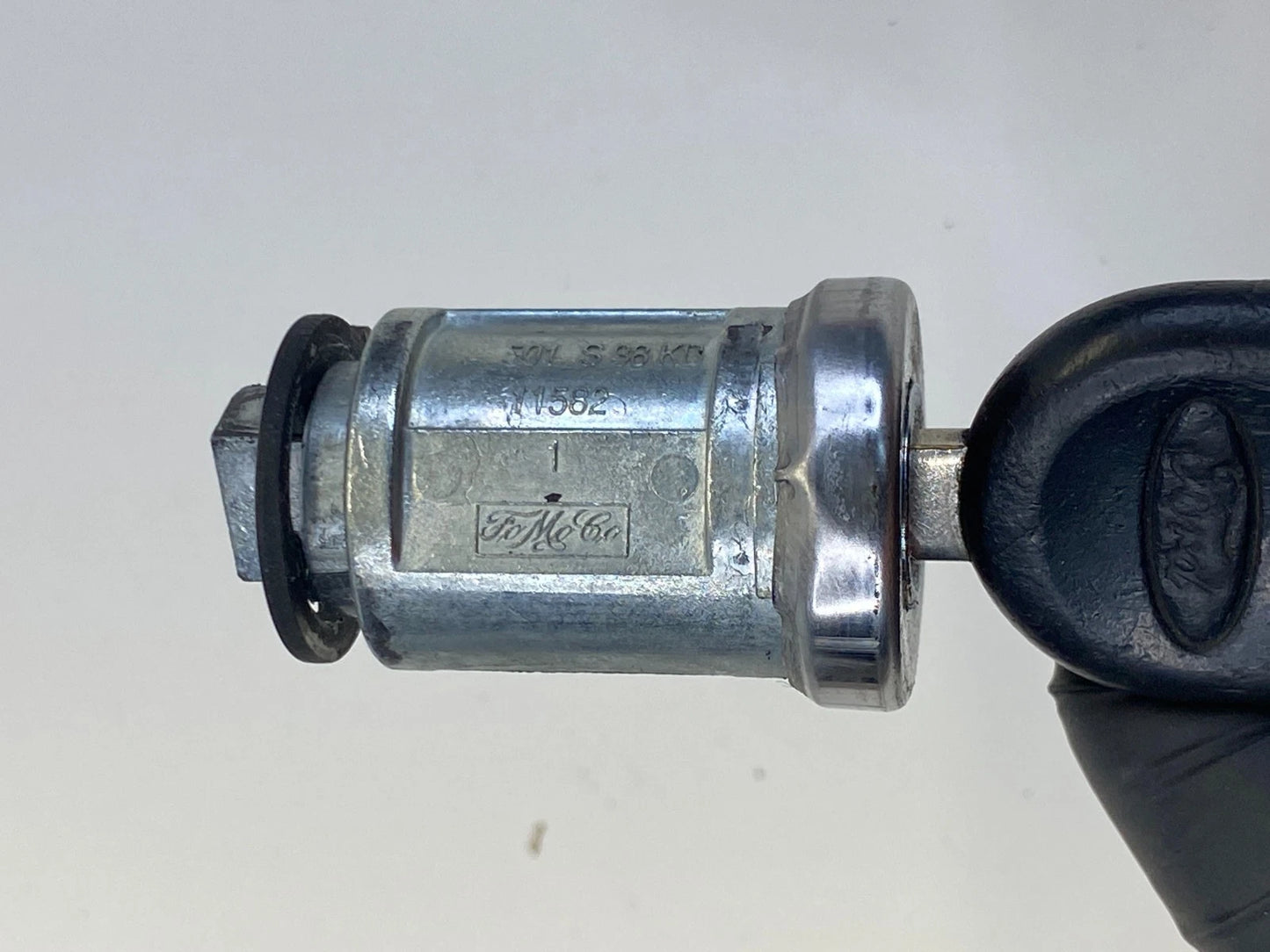 2000-2007 FORD FOCUS IGNITION LOCK CYLINDER SWITCH WITH KEY ASSEMBLY BASE OEM