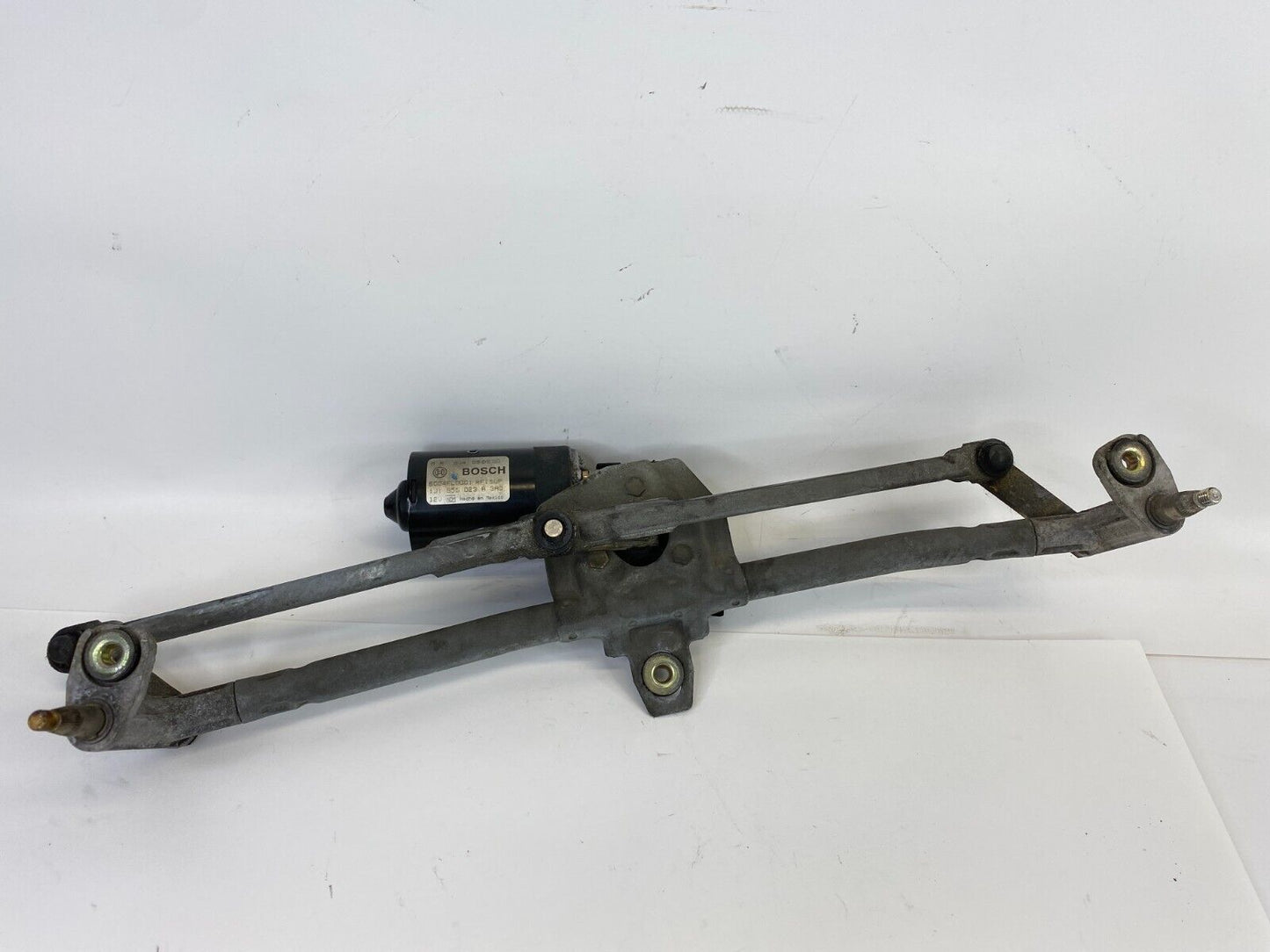 1993-2002 Volkswagen Jetta Front Windshield Wiper Motor w/ Linkage 6004FL0001