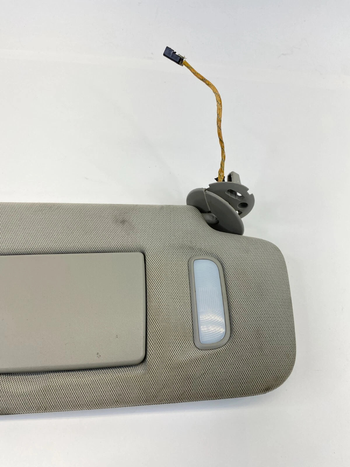 2010-2017 CHEVROLET EQUINOX ROOF RIGHT PASSENGER SUNVISOR SUN VISOR SHADE OEM