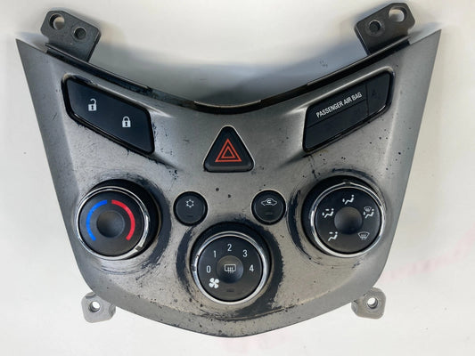 2012 CHEVY SONIC DASH AC CLIMATE CONTROL HEATER SWITCH W BEZEL TRIM 95466006 OEM