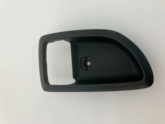 2004-2006 KIA AMANTI REAR RH PASSENGER INTERIOR DOOR HANDLE BEZEL OEM 826213F000