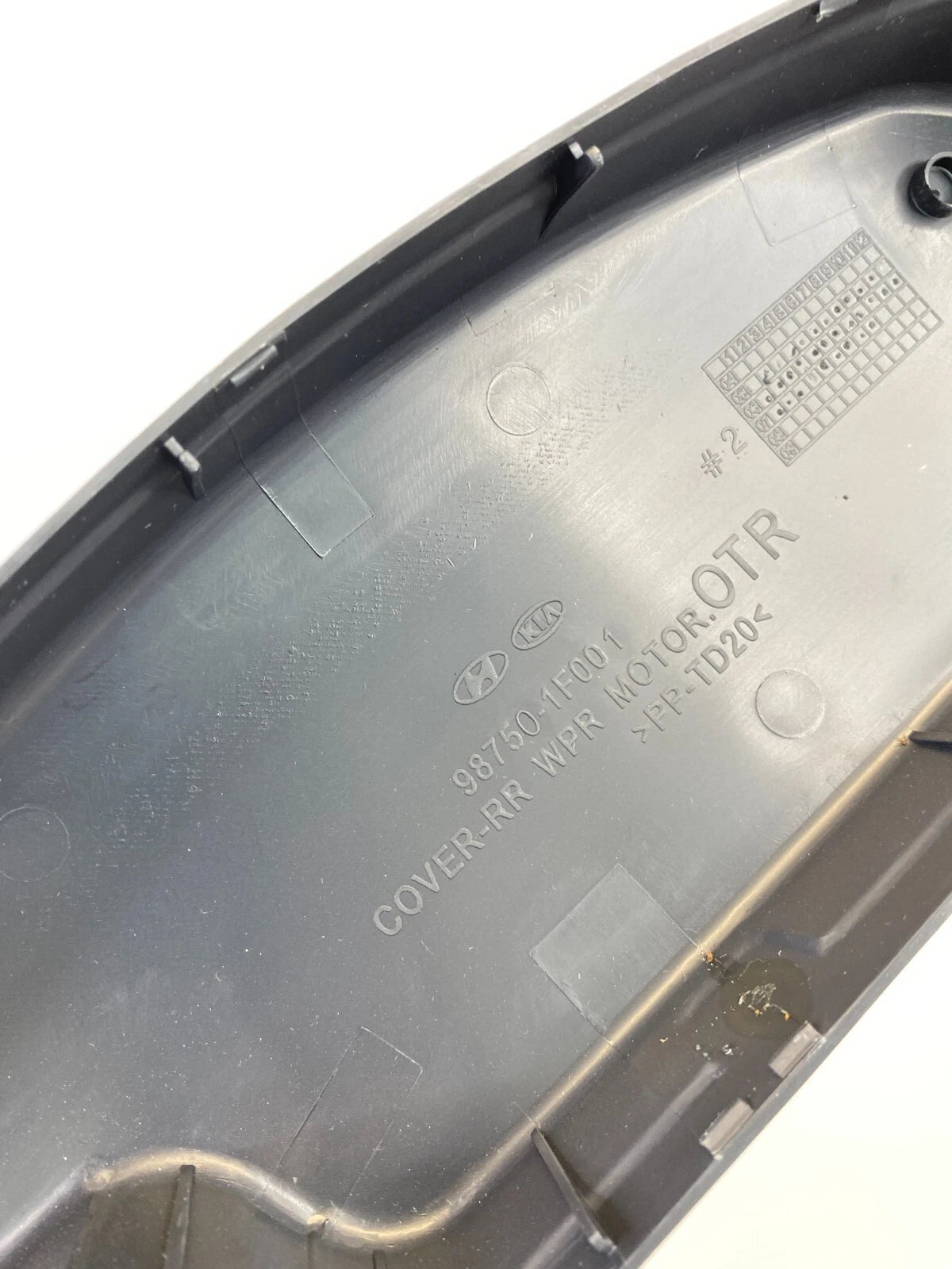 05-10 KIA SPORTAGE REAR WINDSHIELD WIPER MOTOR COVER TRIM BEZEL 98750-1F001 OEM