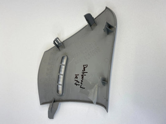 04-09 TOYOTA PRIUS FRONT LEFT INTERIOR PILLAR TRIM BEZEL END COVER 62219-47010