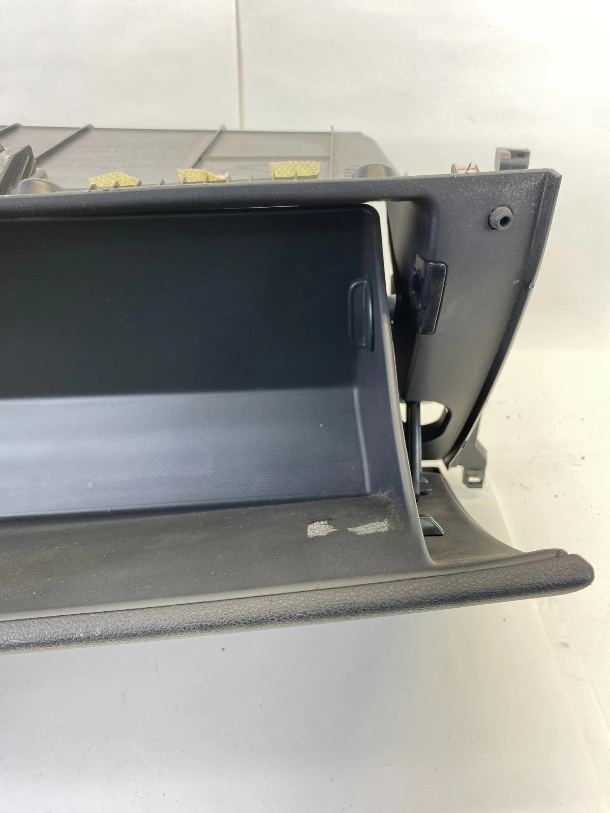 2016-2020 KIA SORENTO GLOVE BOX STORAGE COMPARTMENT W /FRAME 84540-C6000