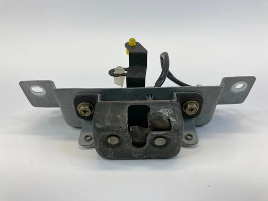 96-04 NISSAN PATHFINDER REAR TRUNK LIFTGATE WINDOW GLASS LOCK ACTUATOR LATCH