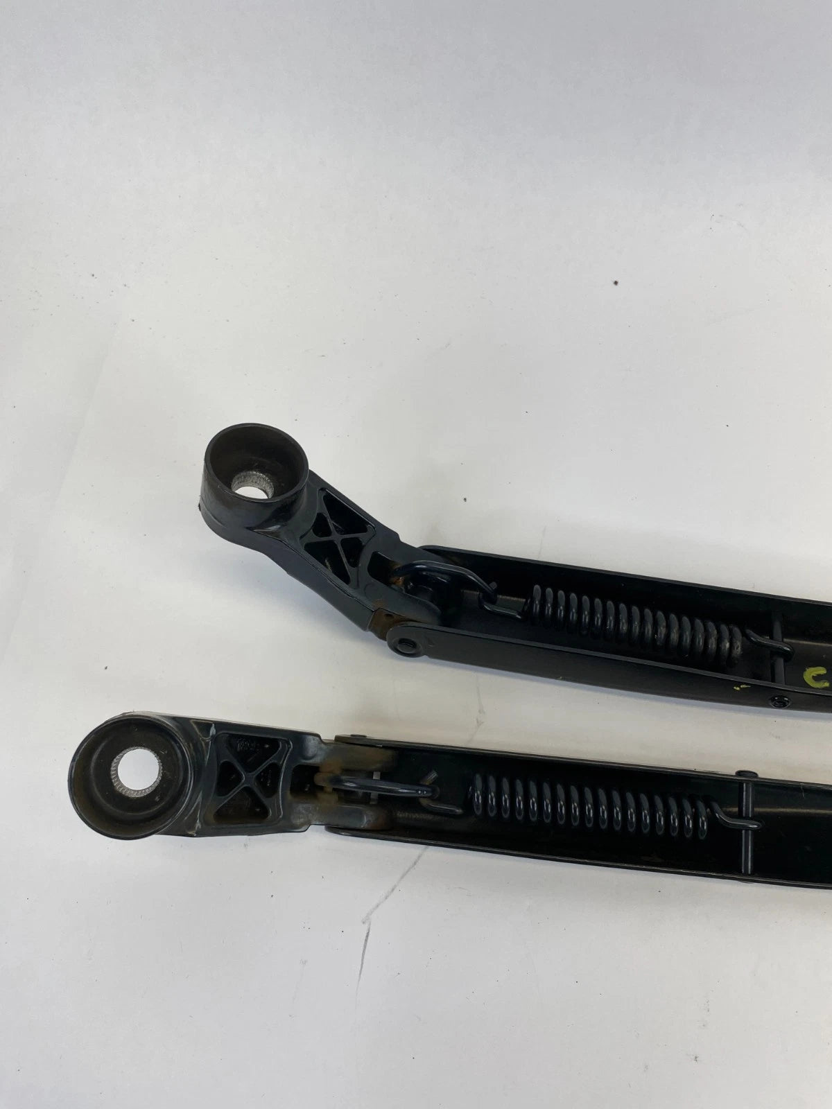 2006-2013 LEXUS IS250 IS350 FRONT WINDSHIELD WIPER ARMS LEFT AND RIGHT PAIR OEM