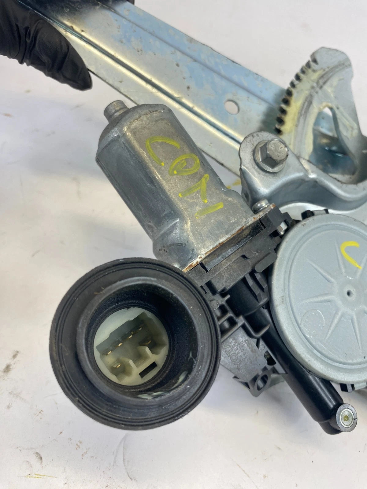 2009-2019 TOYOTA COROLLA REAR LEFT DOOR POWER WINDOW MOTOR REGULATOR 85710-AE010