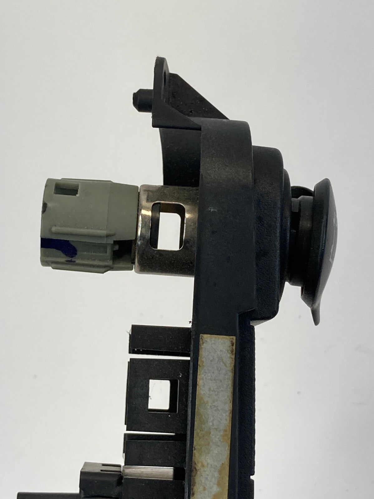 01-05 Chrysler PT Cruiser Dash Defroster Switch & Power Outlet w/ Bezel 4671670A