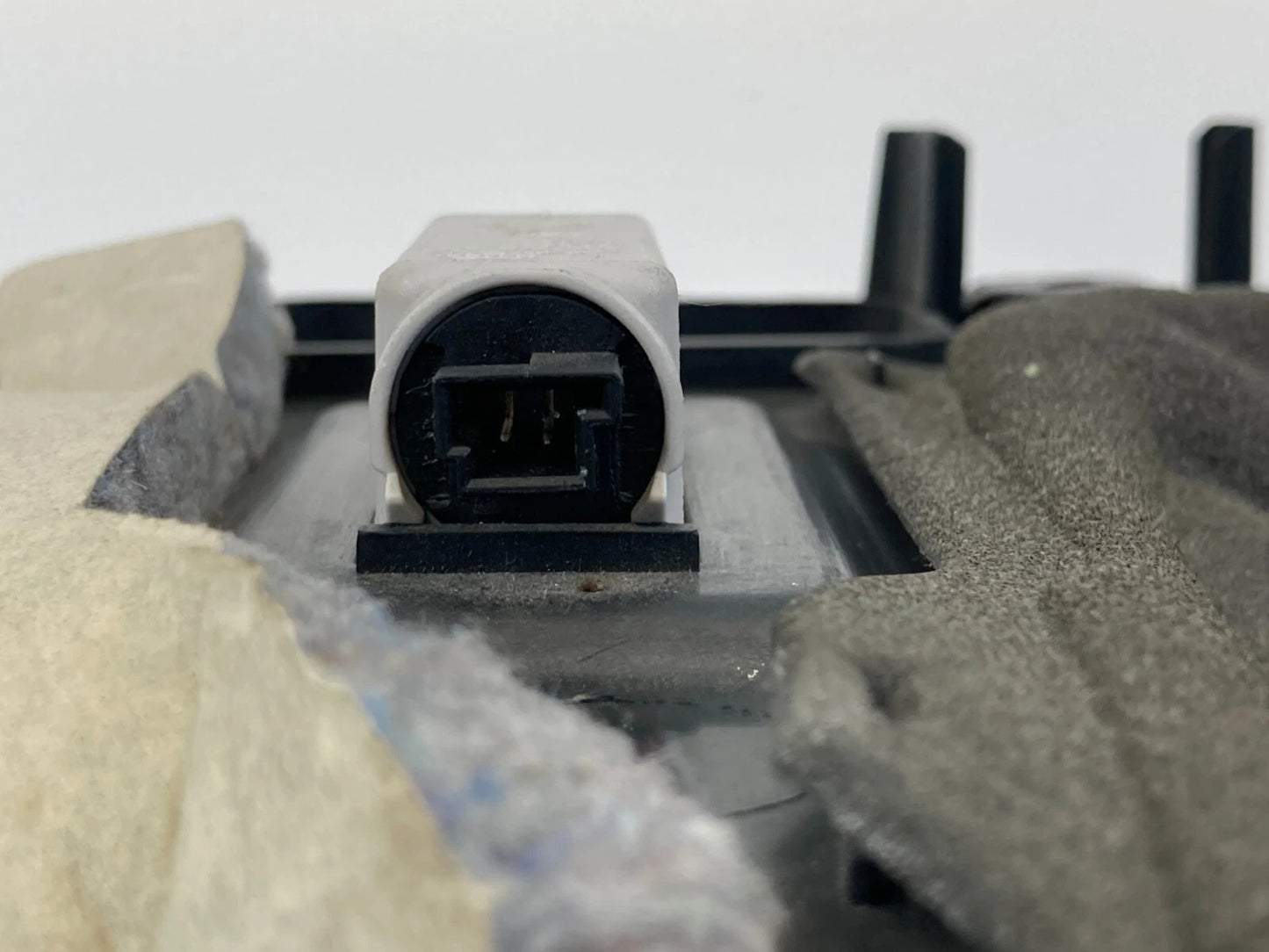 2011-2017 BMW X3 FRONT LOWER DASHBOARD KNEE RESTRAINT COVER TRIM 105019651 OEM