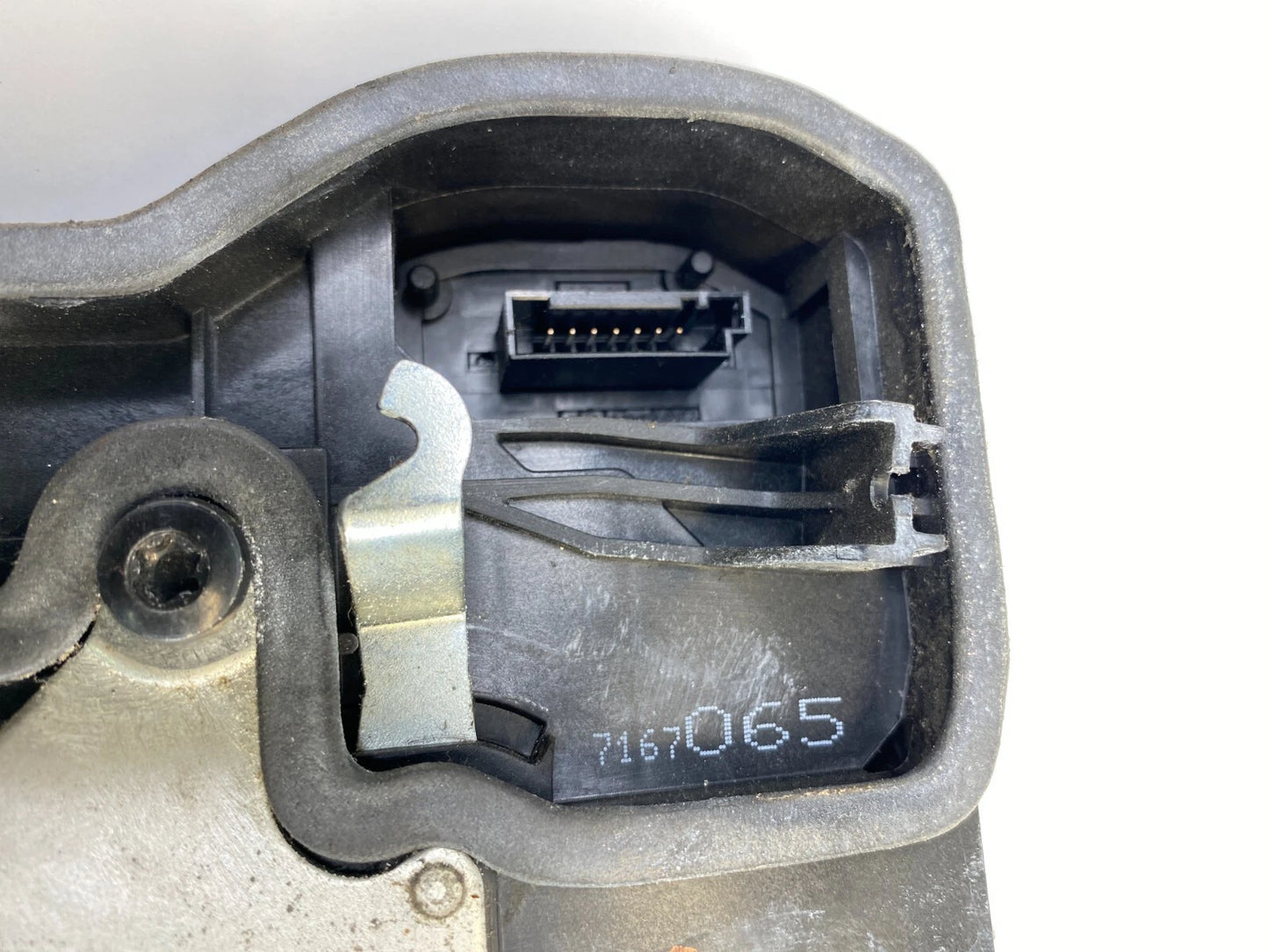 04-07 BMW 530I 525I FRONT LEFT SIDE DOOR LOCK LATCH RELEASE ACTUATOR 7167065 OEM