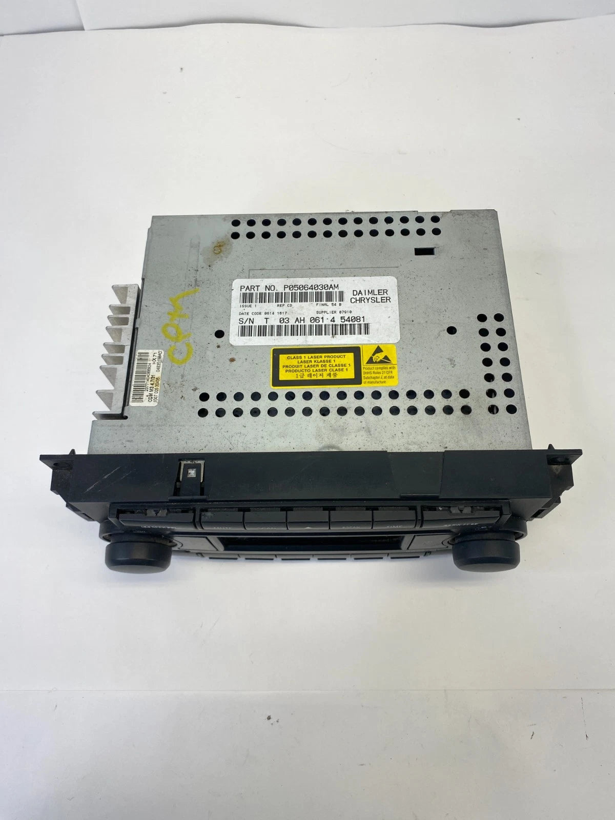 2005-2006 CHRYSLER 300 RADIO AM FM CD PLAYER RECEIVER P05064030AM OEM FACTORY
