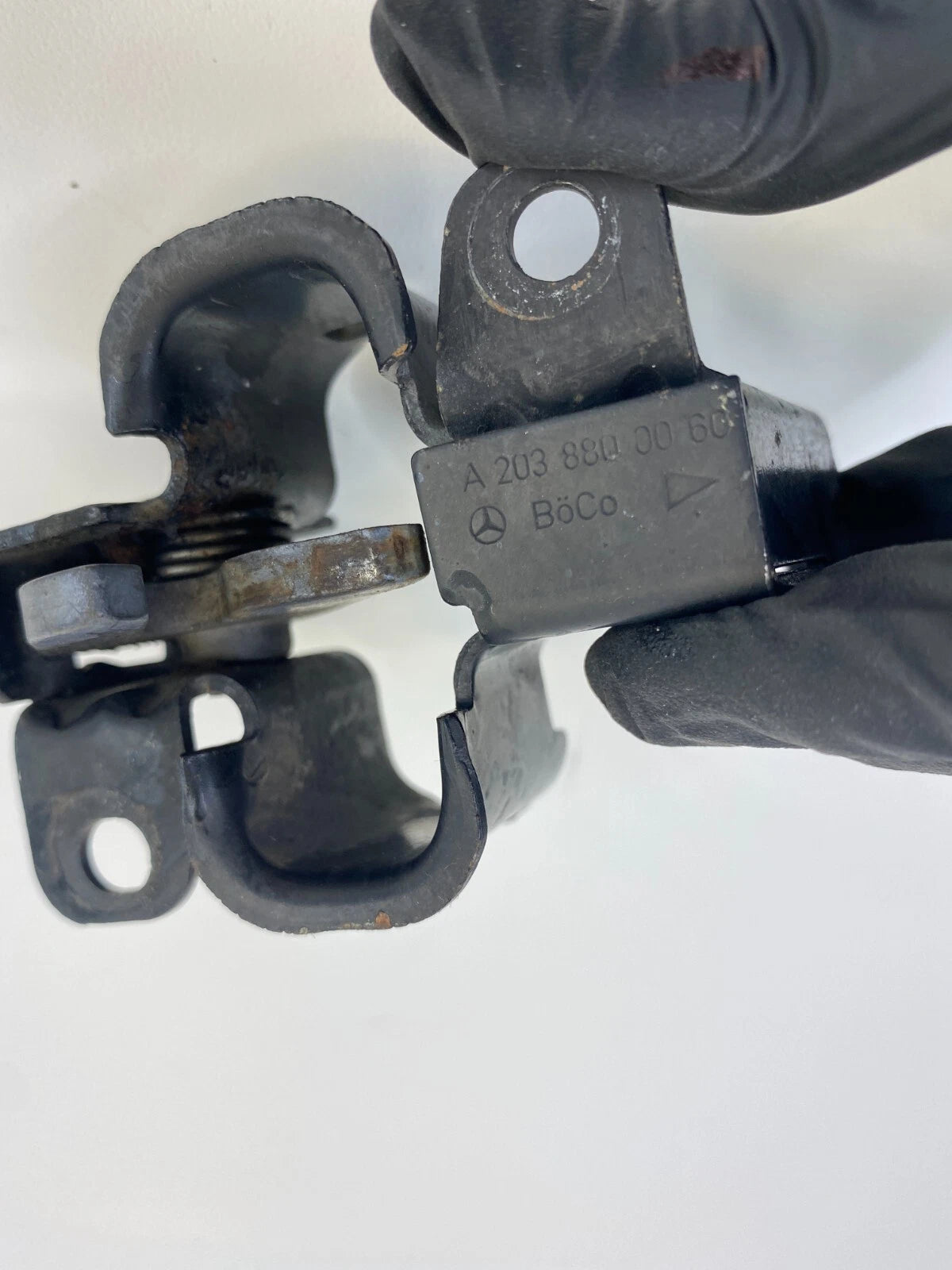 2003-2006 MERCEDES-BENZ E500 FRONT HOOD SIDE LOCK LATCH STRIKER A2038800060 OEM