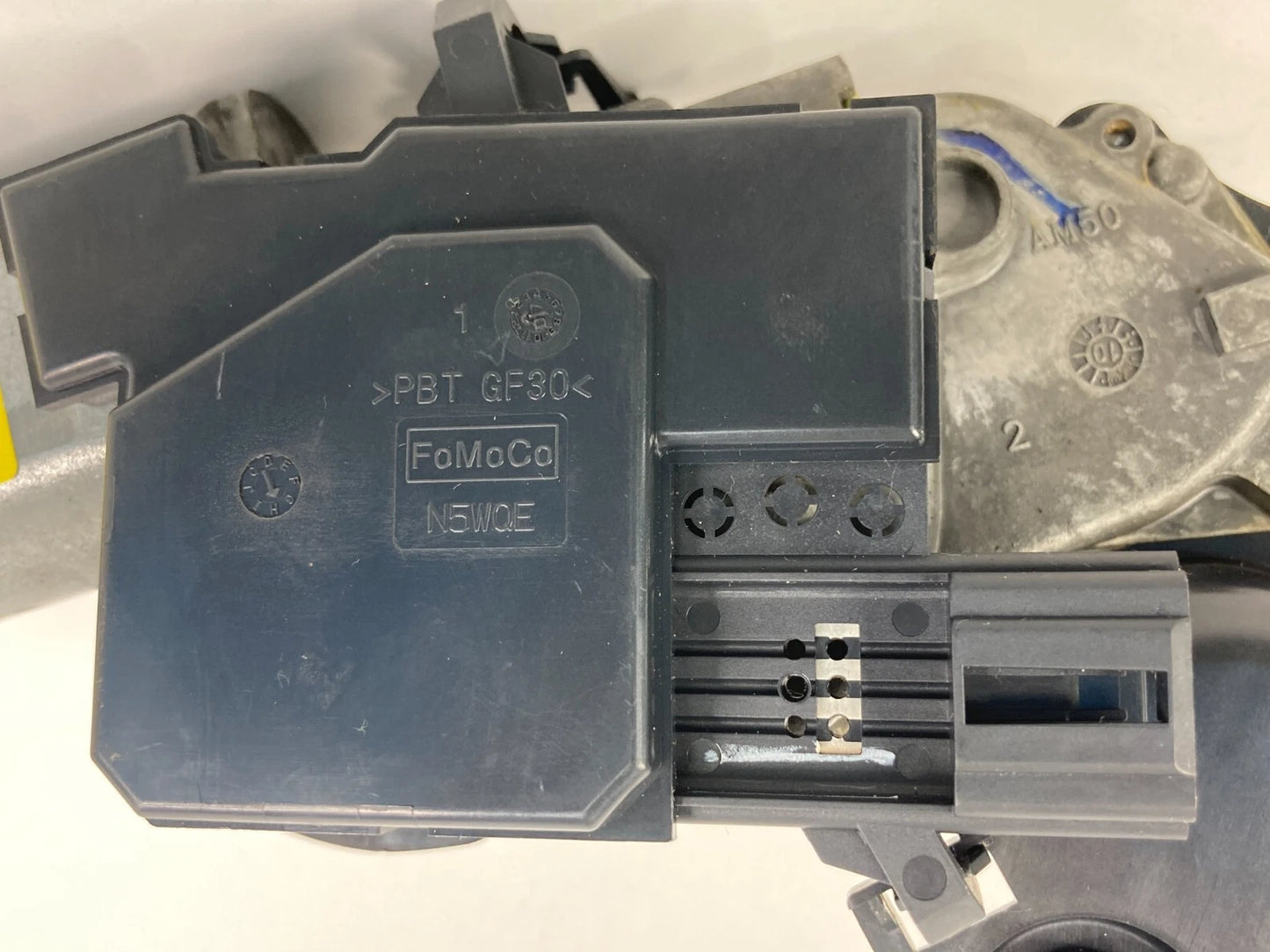 2010-2012 LINCOLN MKT 2008 2009 FORD TAURUS X REAR WINDSHIELD WIPER MOTOR OEM