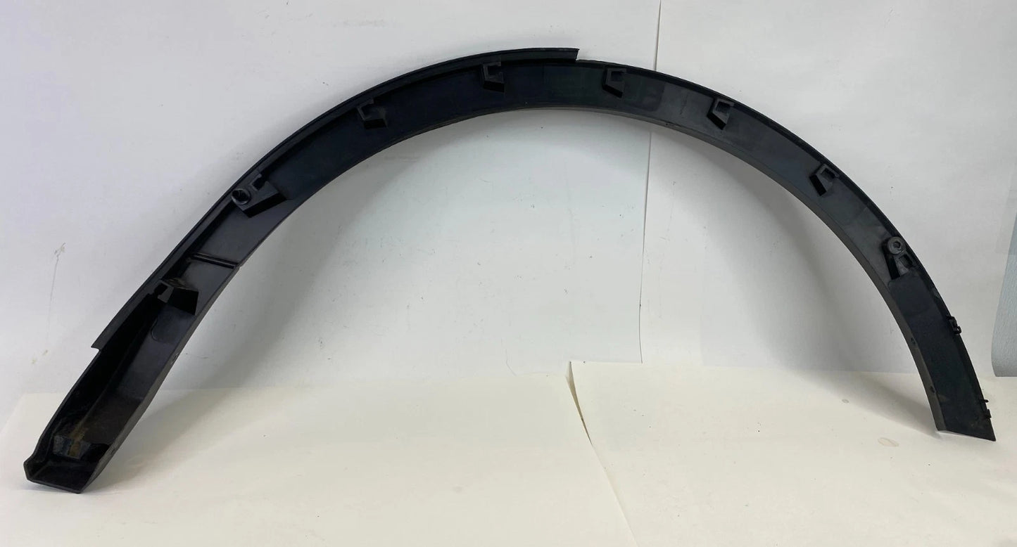 2013-2019 FORD INTERCEPTOR SUV REAR RIGHT SIDE QUARTER WHEEL OPENING MOLDING